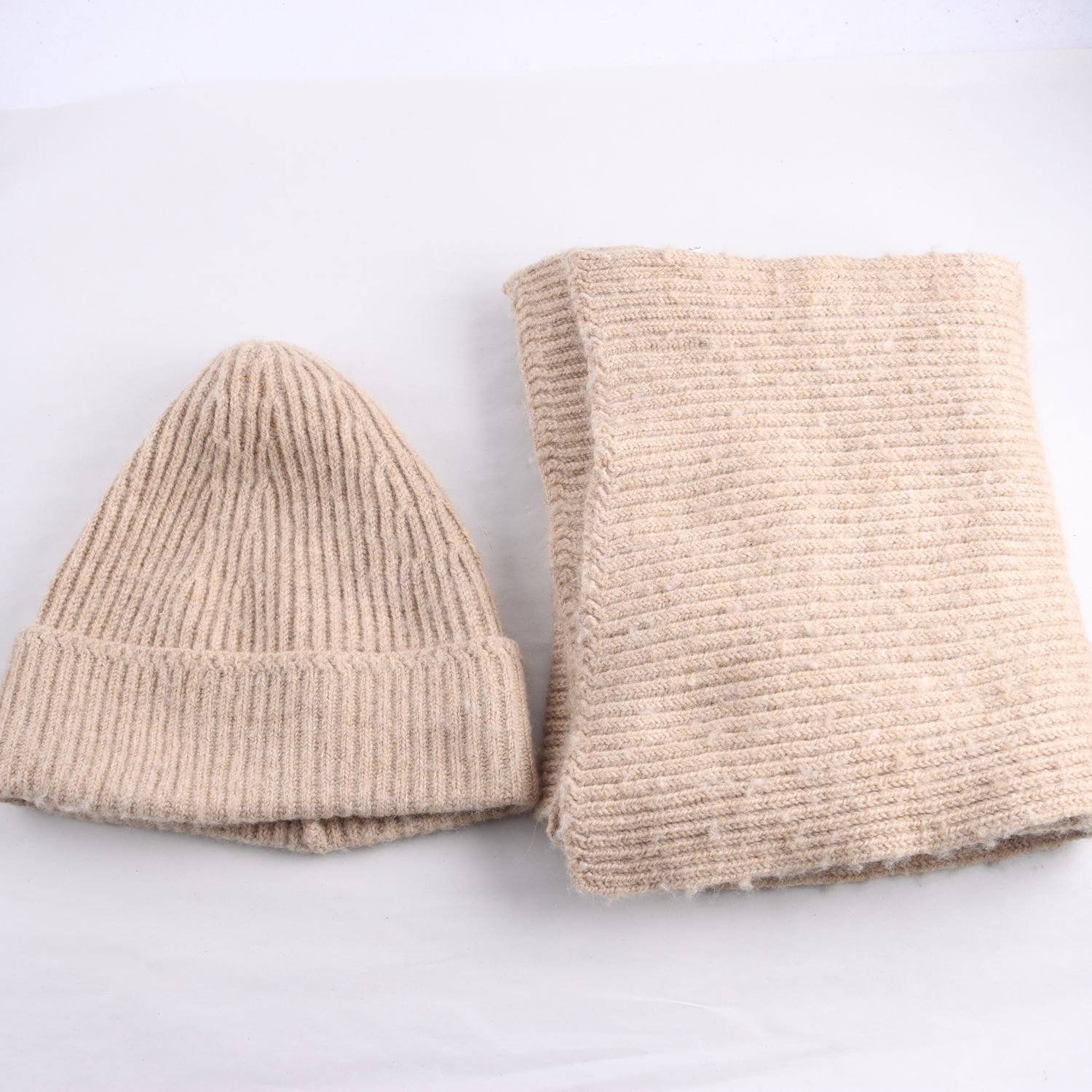 Stickad mössa och halsduk set, ,Tiger of Sweden, beige, 100% ull