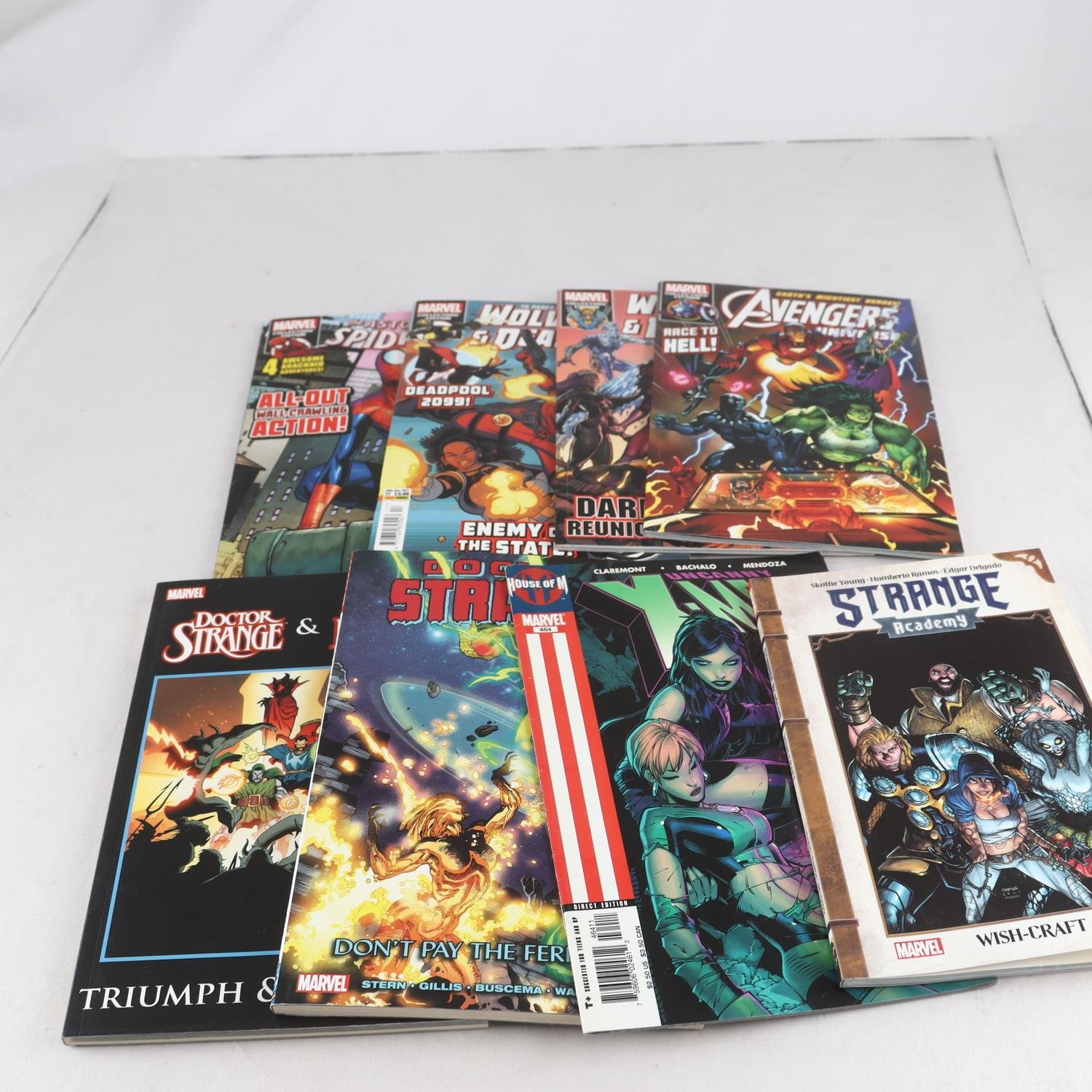 Marvel Comics, paket med 8 volymer: Avengers, Wolverine m.m.