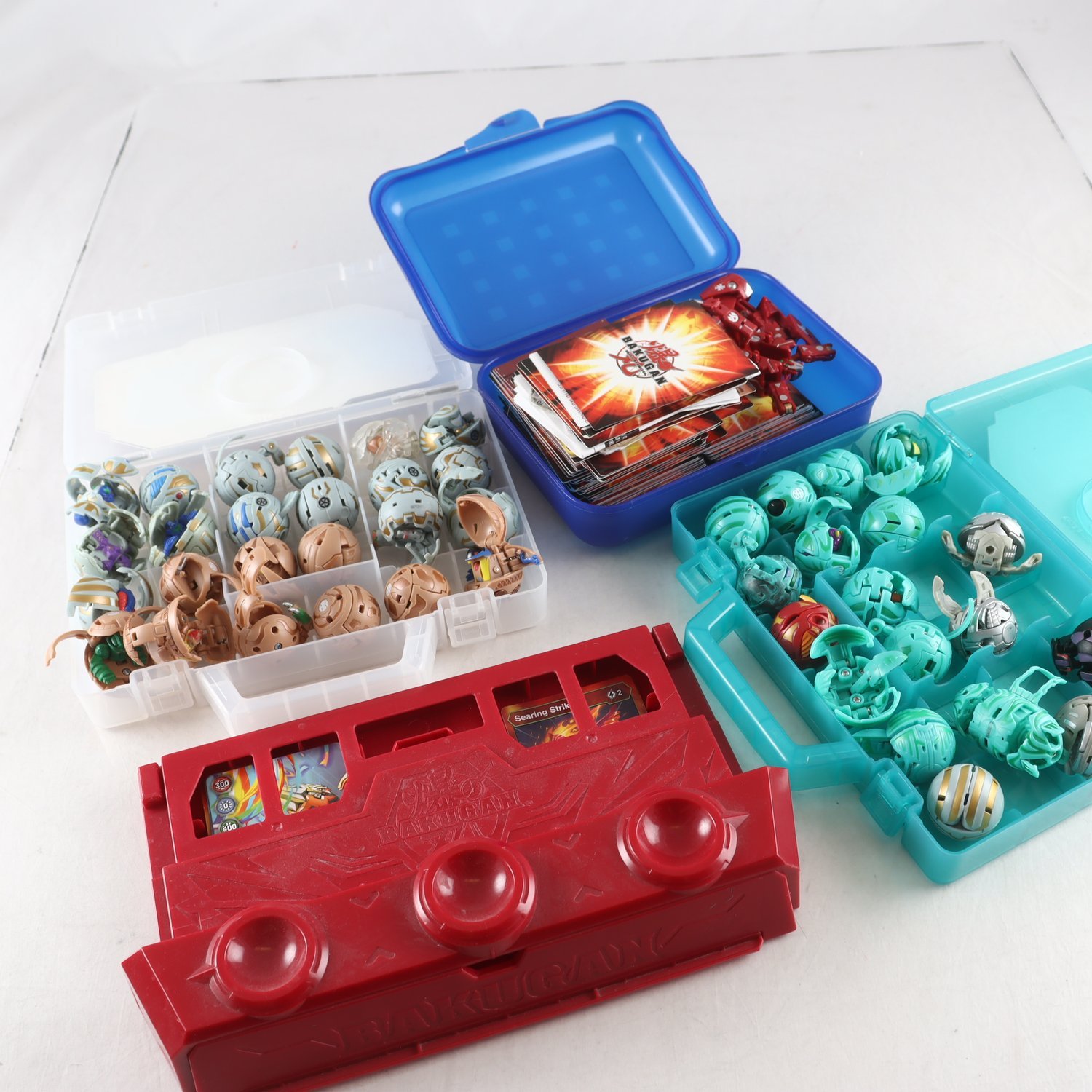 Spel/figurer, Bakugan, blandat i askar.