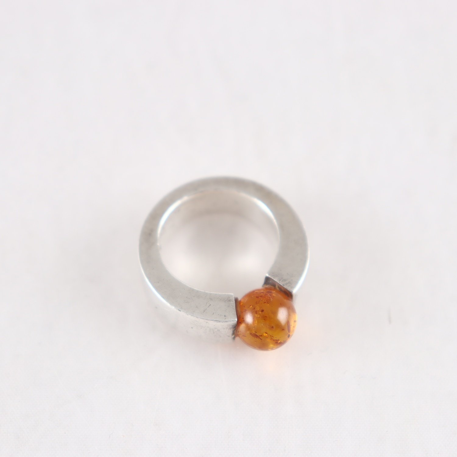 Ring, silver, bärnsten, brv: 8,7 g