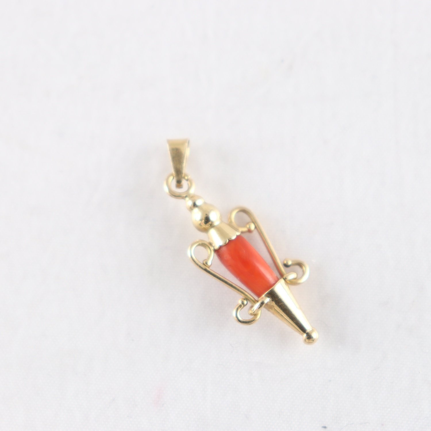 Hänge, guld 18K, korall, vintage, brv: 2 g