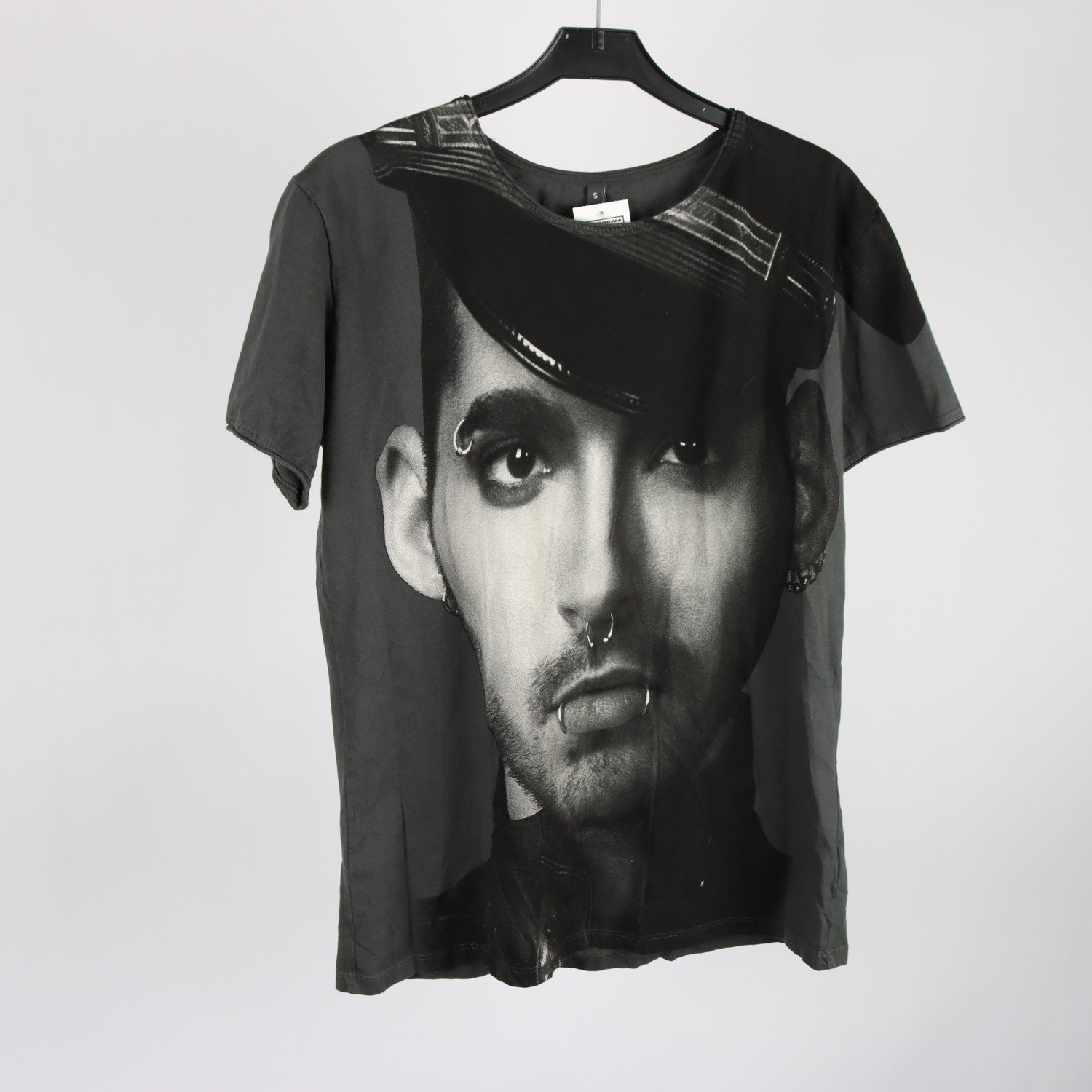 T-shirt, gourgeus face, stl. S
