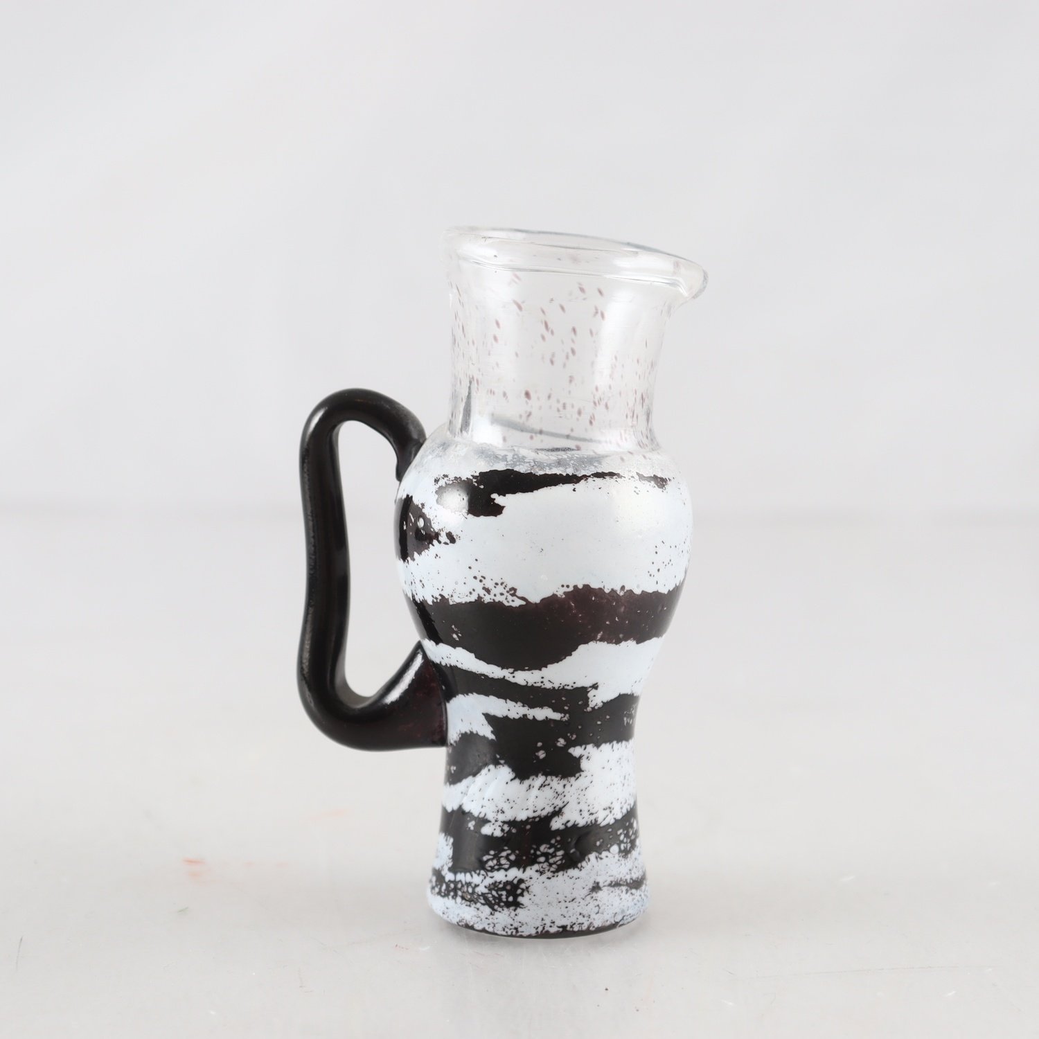 Miniatyrkanna, Kjell Engman, Kosta Boda, signerad