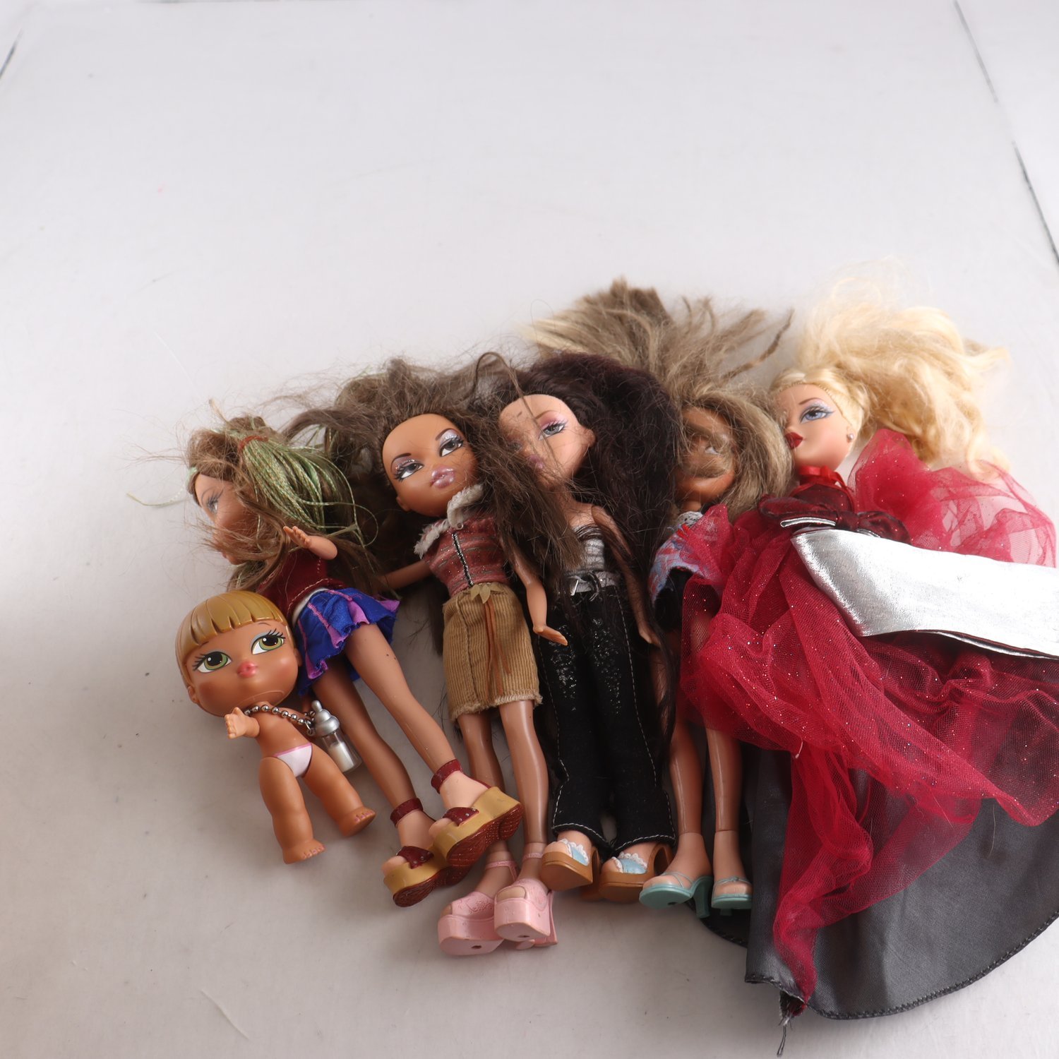 Dockor, Bratz, blandat, med tillbehör.