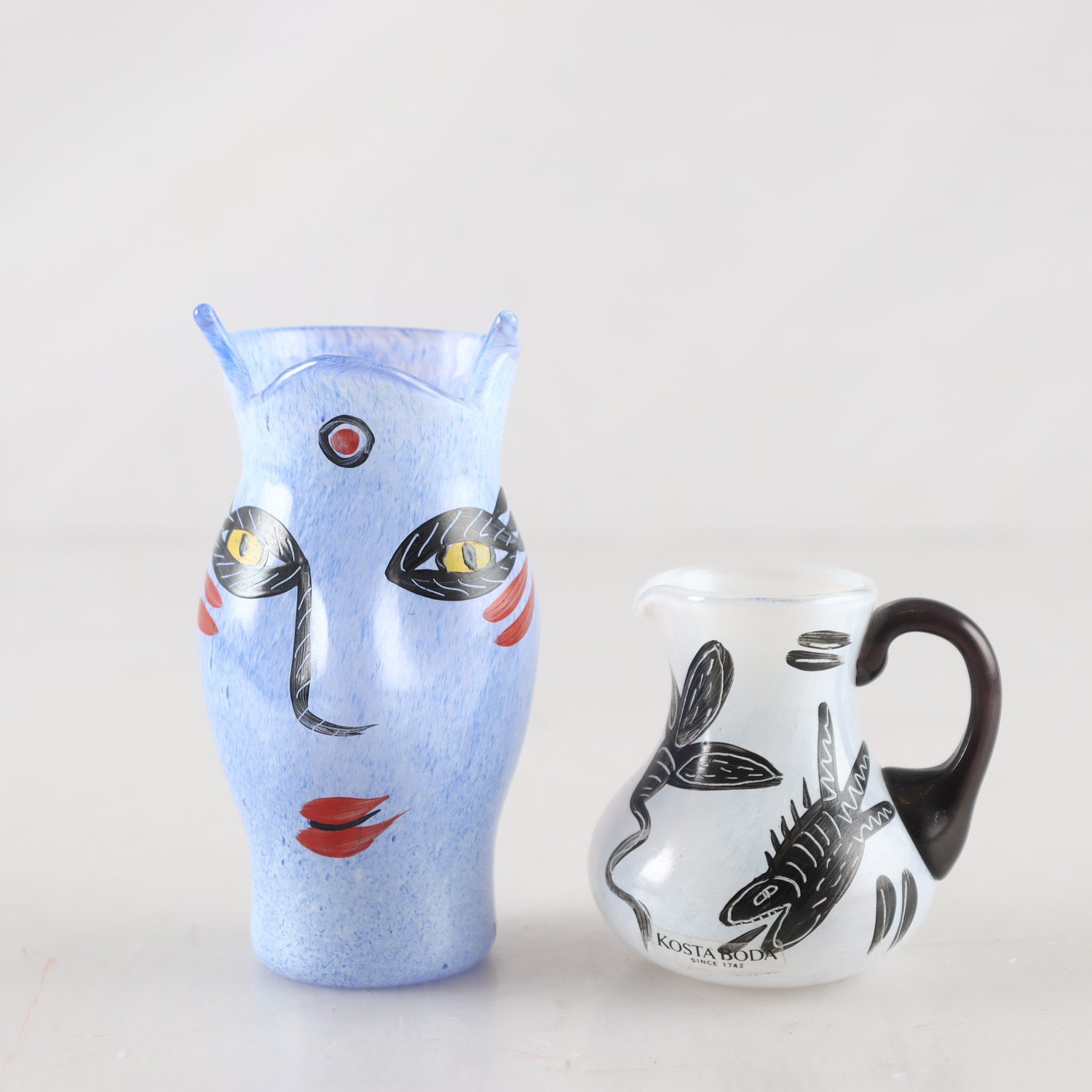 Miniatyrvaser, Ulrica Hydman Vallien, Kosta Boda, signerade, 2 st