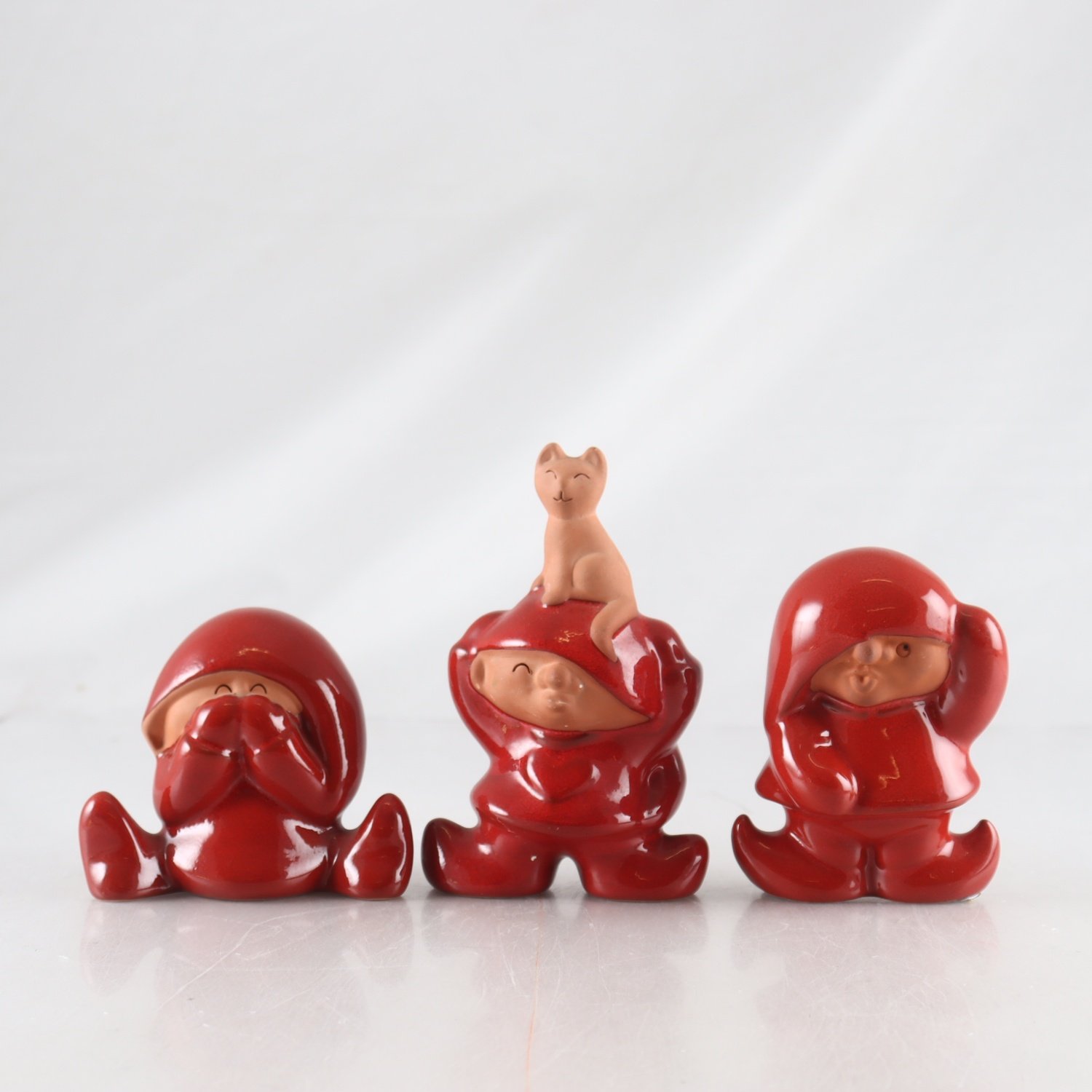 Figuriner, keramik, tomtar, Elaine Westh, Nittsjö, 3 st