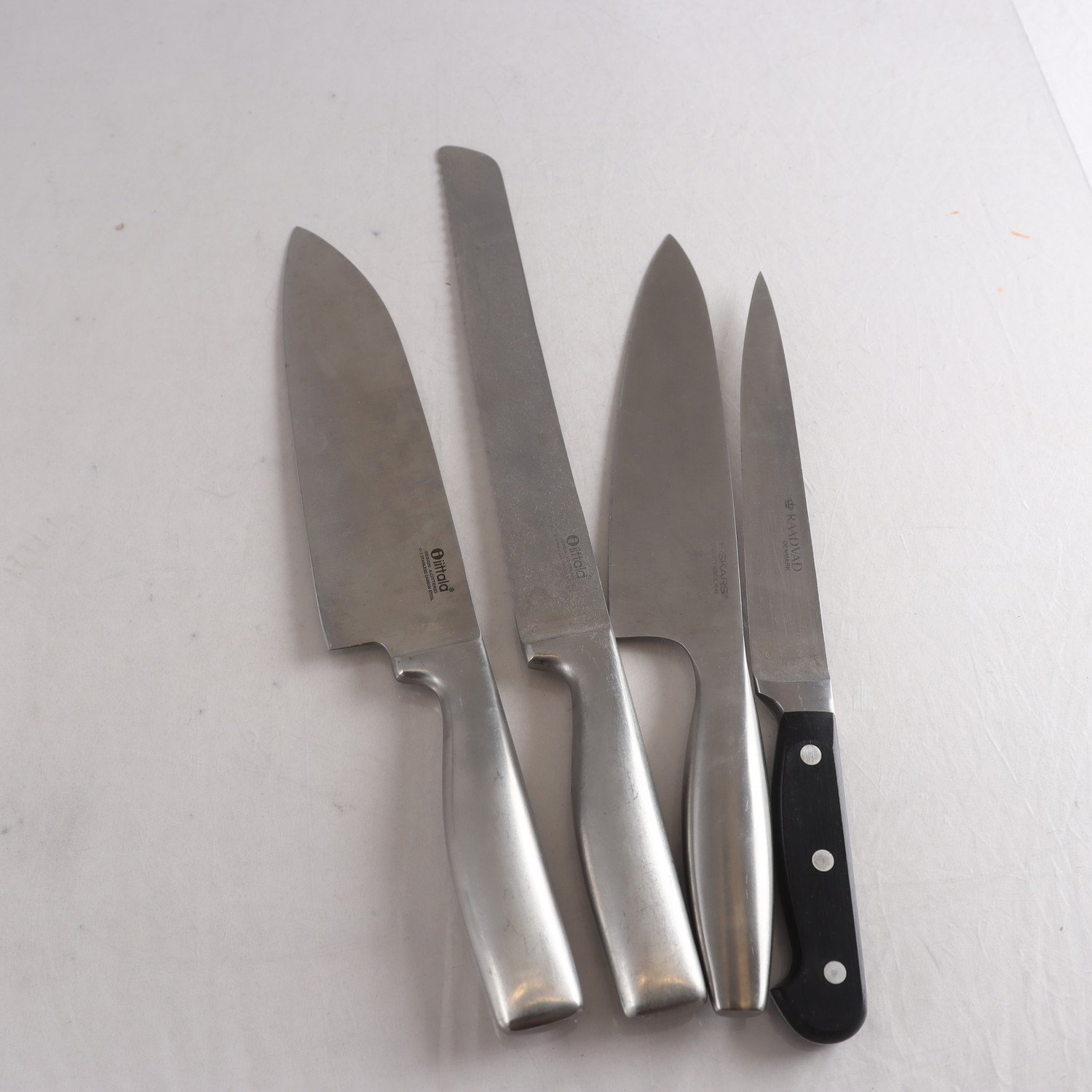 Köksknivar, Iittala, Fiskars, Raadvad. Samfraktas ej.