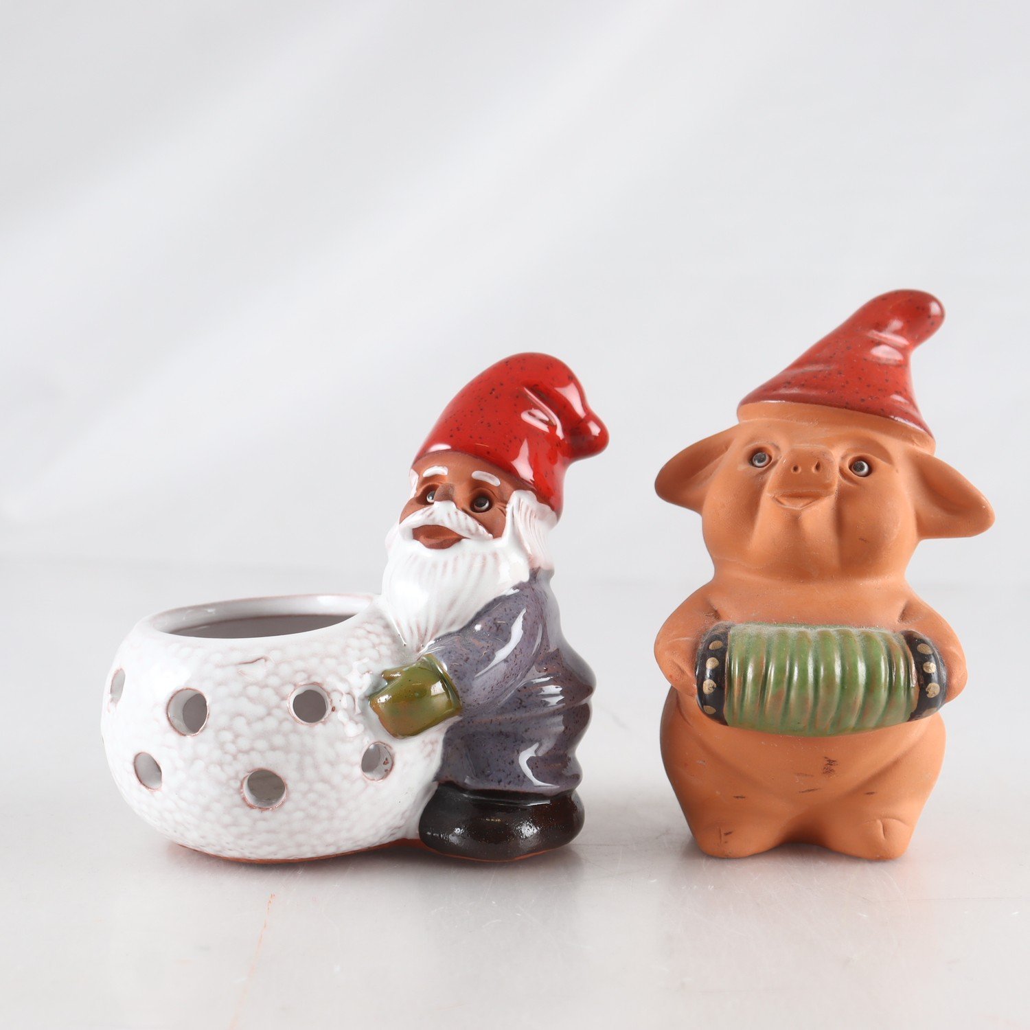 Figuriner, keramik, tomtar, Rolf Berg, 2 st
