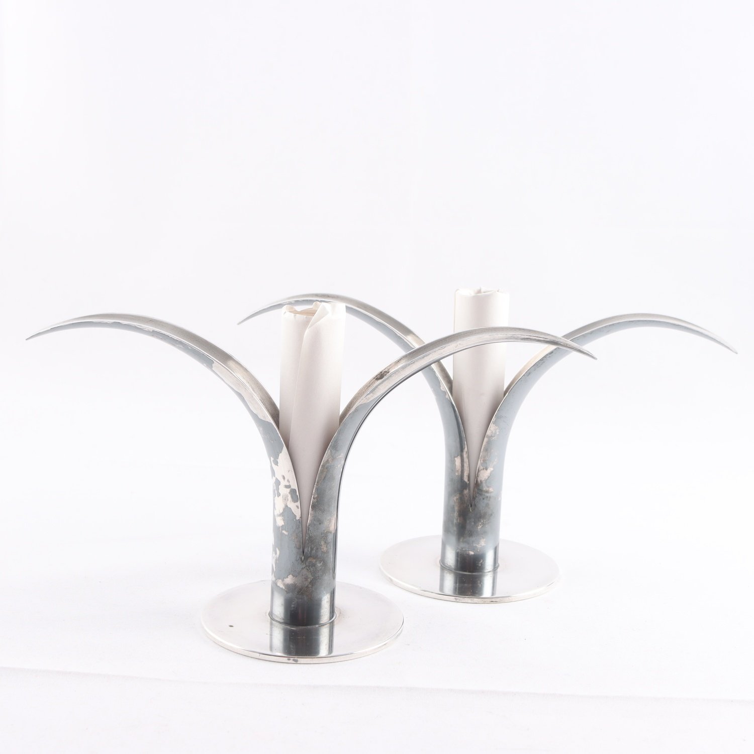 Ett par ljusstakar ”Liljan”, Ivar Ålenuis, Ystad Metall