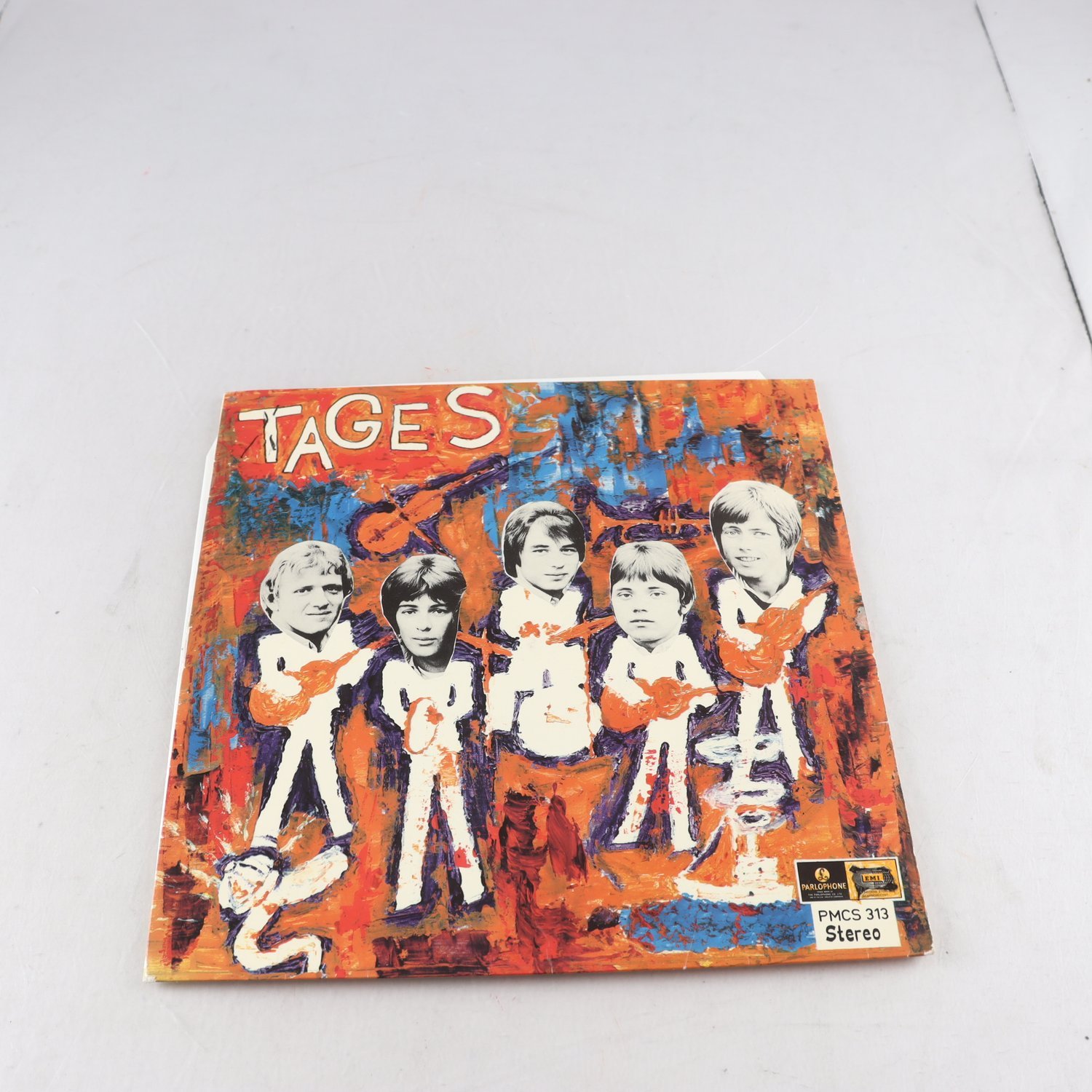 LP Tages, Contrast