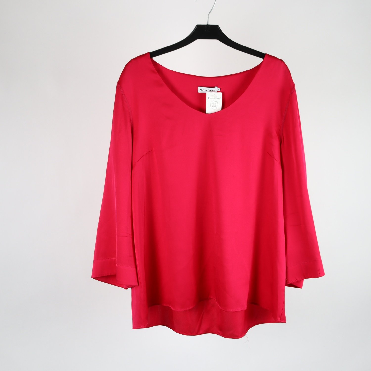 Blus, Ahlvar Gallery, hallonröd, silke, stl. XL
