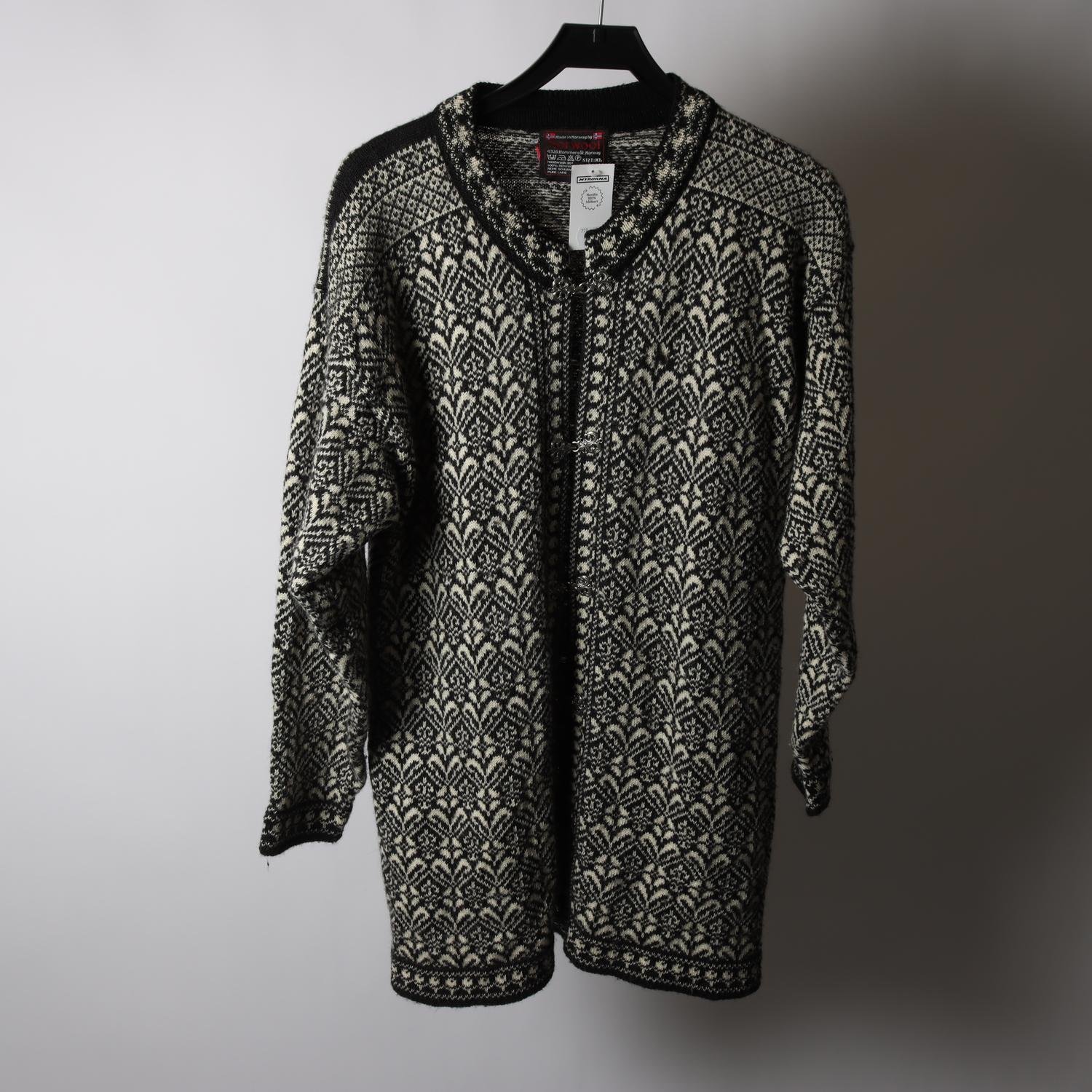 Stickad kofta, Norwool, svart, vit, 100% ull, stl. XL