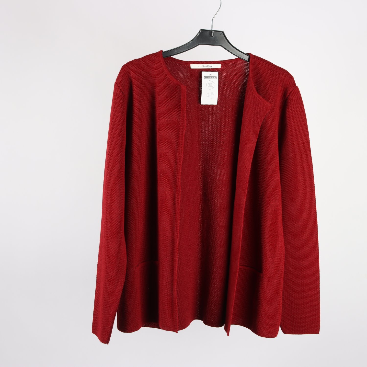 Stickad kofta, Sibin Linnebjerg, mörkröd, 50% ull, stl. XL