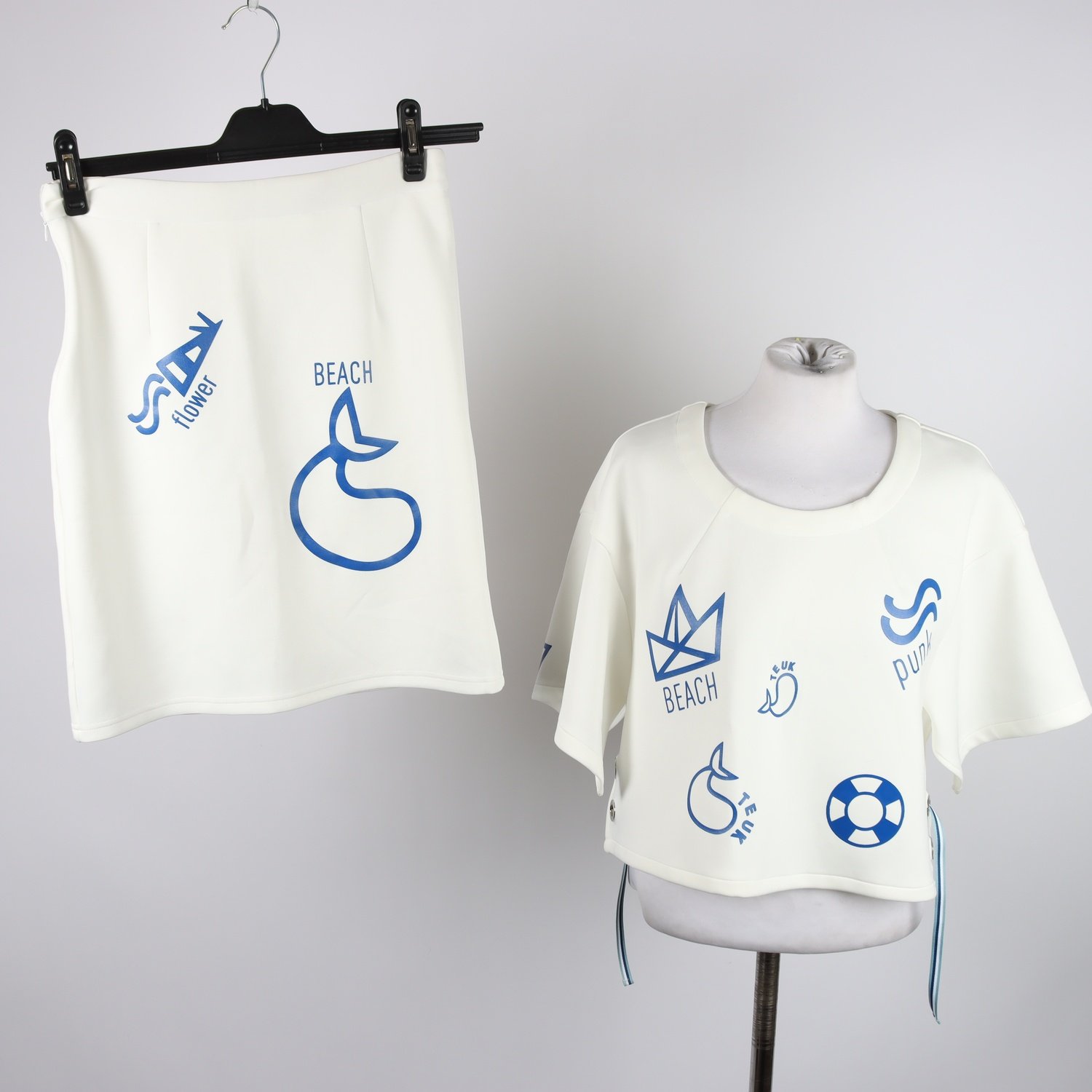 Tröja och kjol, Max Martin, vit, blå, stl. M