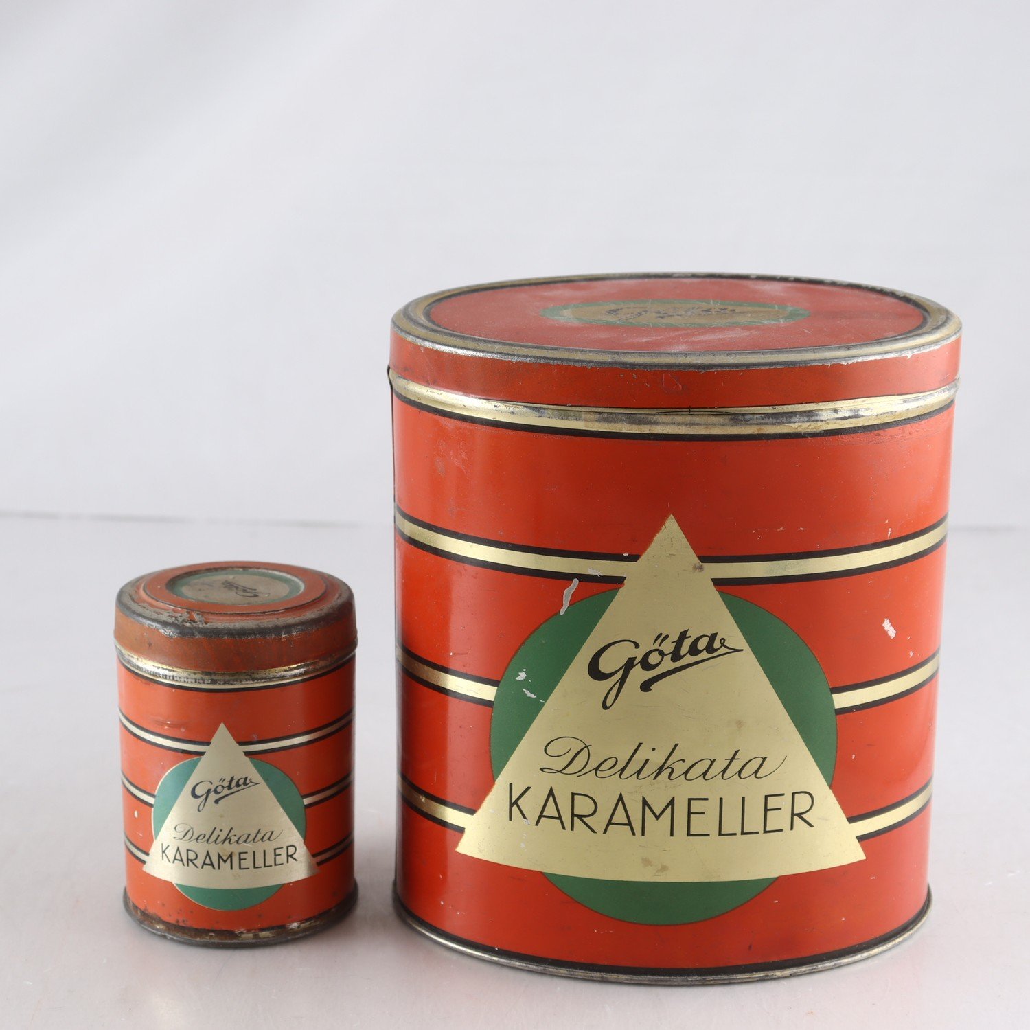 Burkar, bleckplåt, Göta karameller, Göteborgs choklad & konfektfabrik, 2 st.