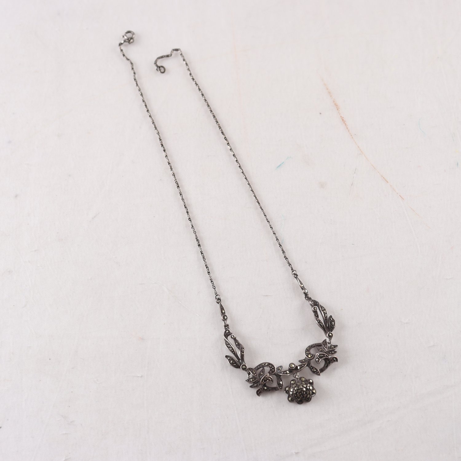 Halsband, silver och markasiter, vintage.