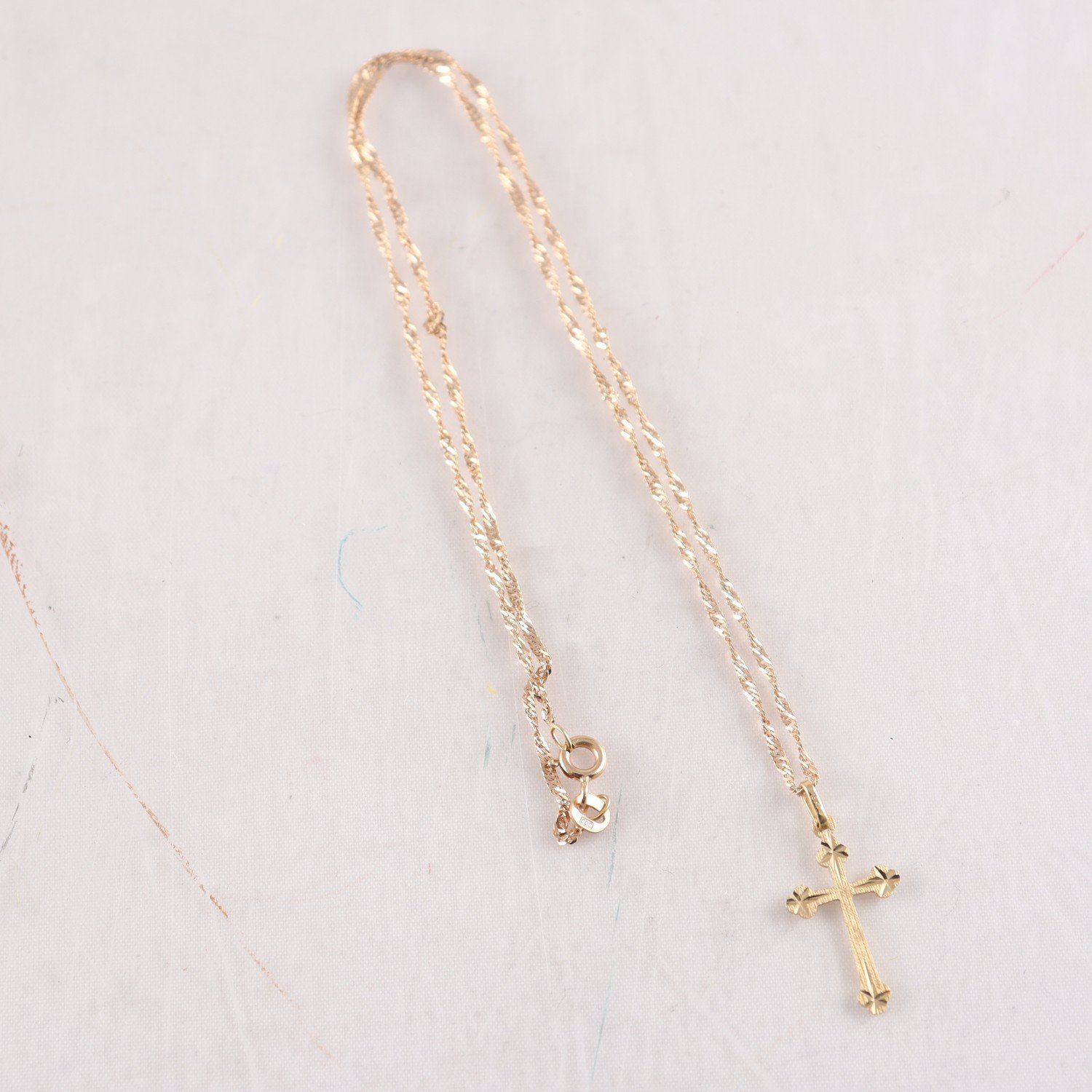 Halskedja med kors, 18k guld.