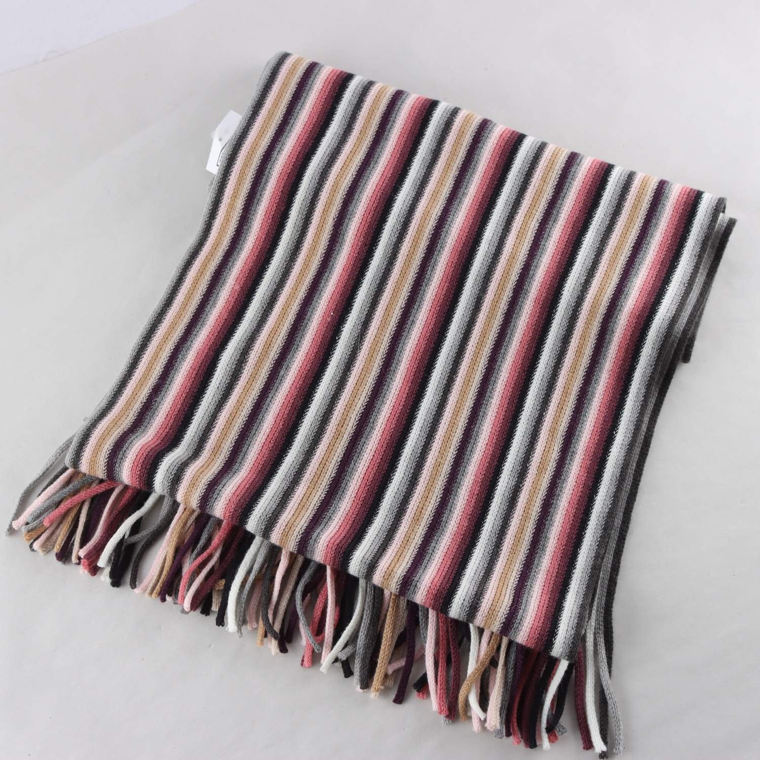 Stickad halsduk, Joy, grå, rosa, randig