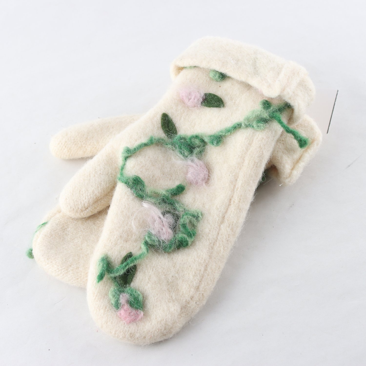 Stickade vantar, offwhite, grön, lila, 100% ull