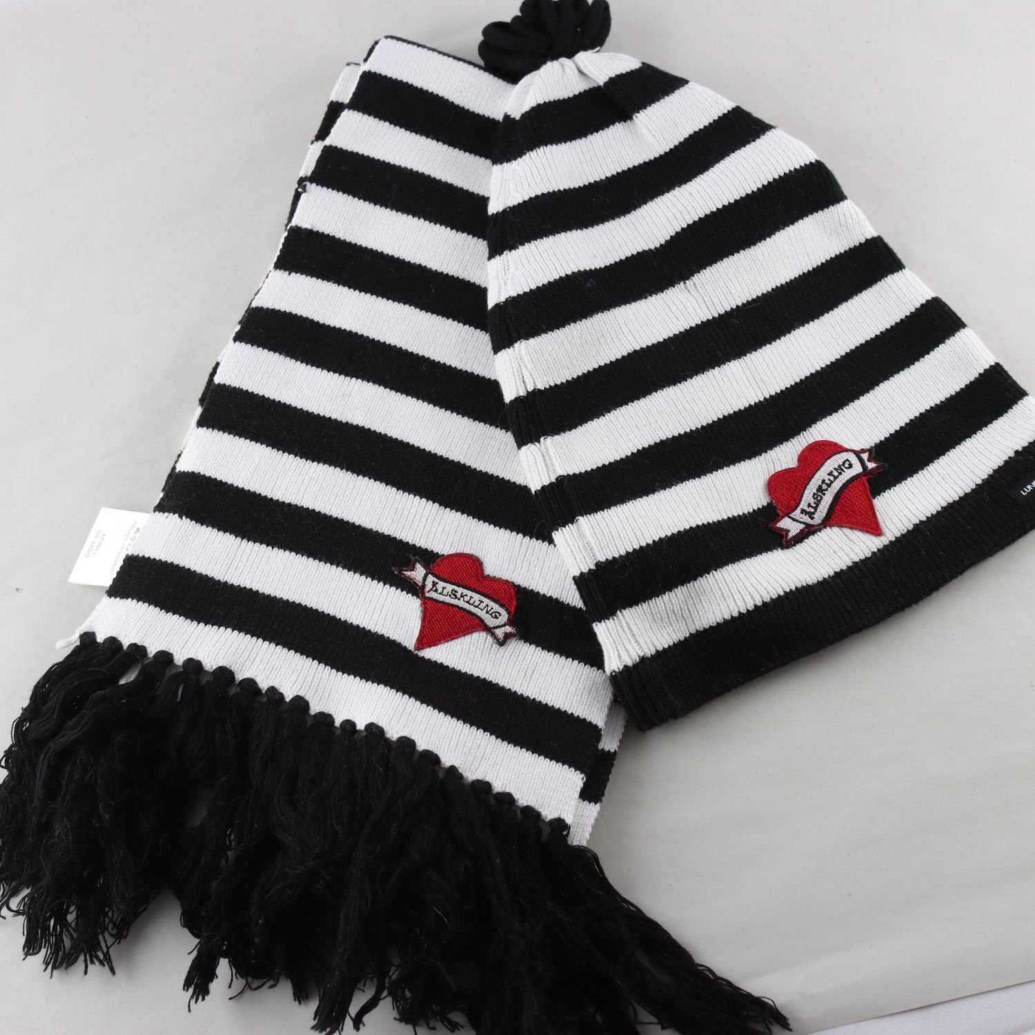 Stickad halsduk och mössa, Lundmyr of Sweden, randig, vit, svart