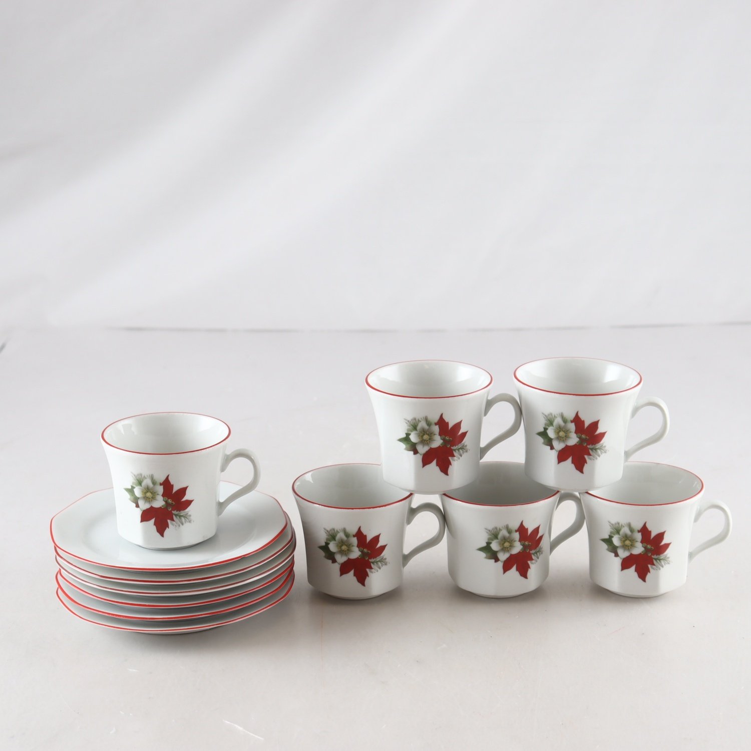 Koppar på fat, julstjärna, Eversberg, Tyskland, 6 st. Samfraktas ej.