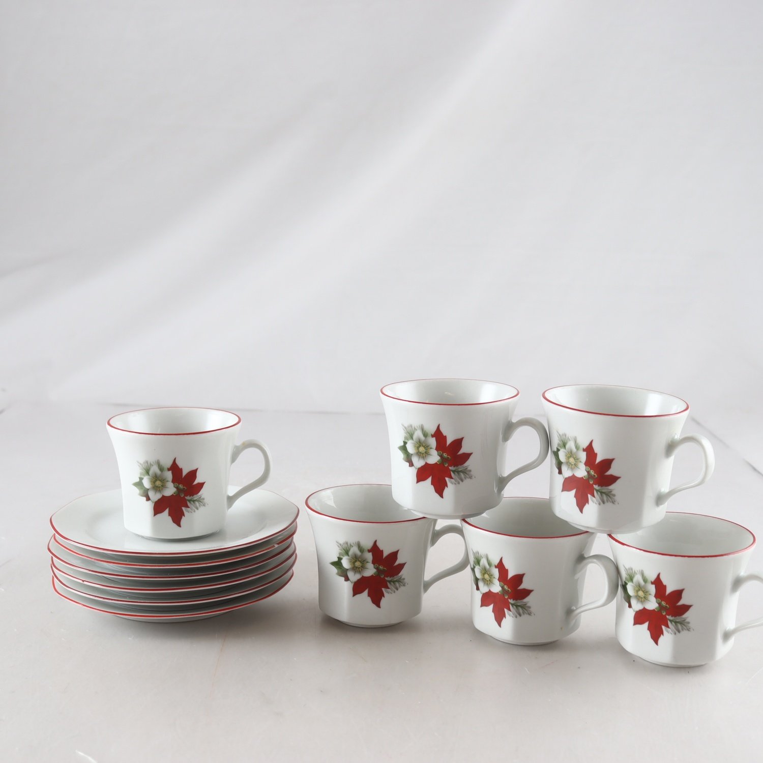 Koppar på fat, julstjärna, Eversberg, Tyskland, 6 st. Samfraktas ej.