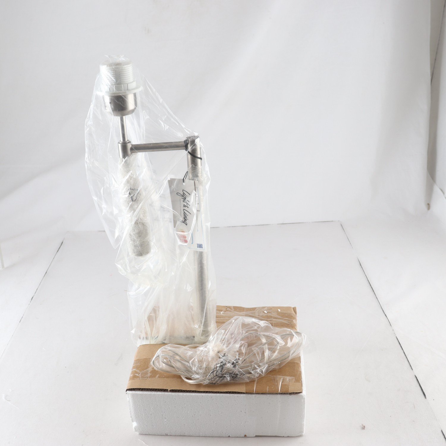 Bordslampa, Light & Living. Samfraktas ej.