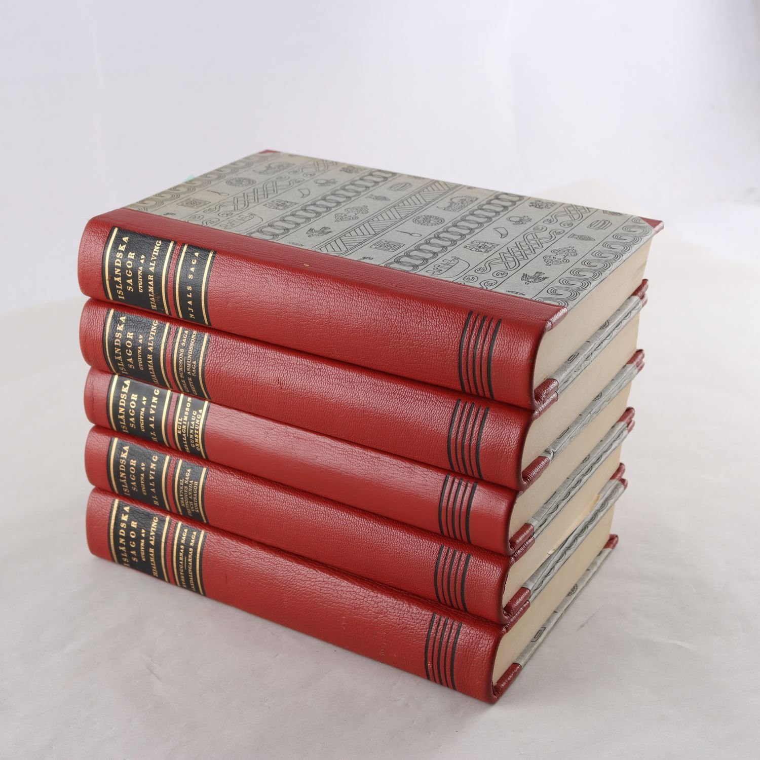 Isländska sagor, översatta och utgivna av Hjalmar Alving, 5 vol.