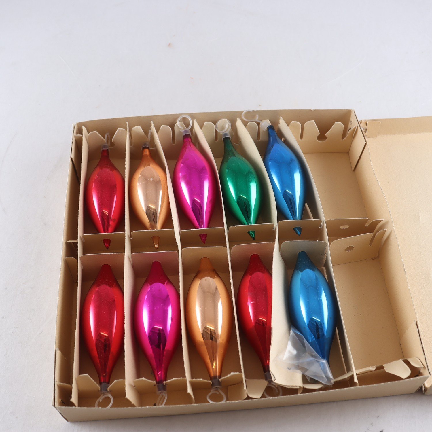 Julgranskulor,droppformade, glas, 1900-tal, olika färger 10 st.