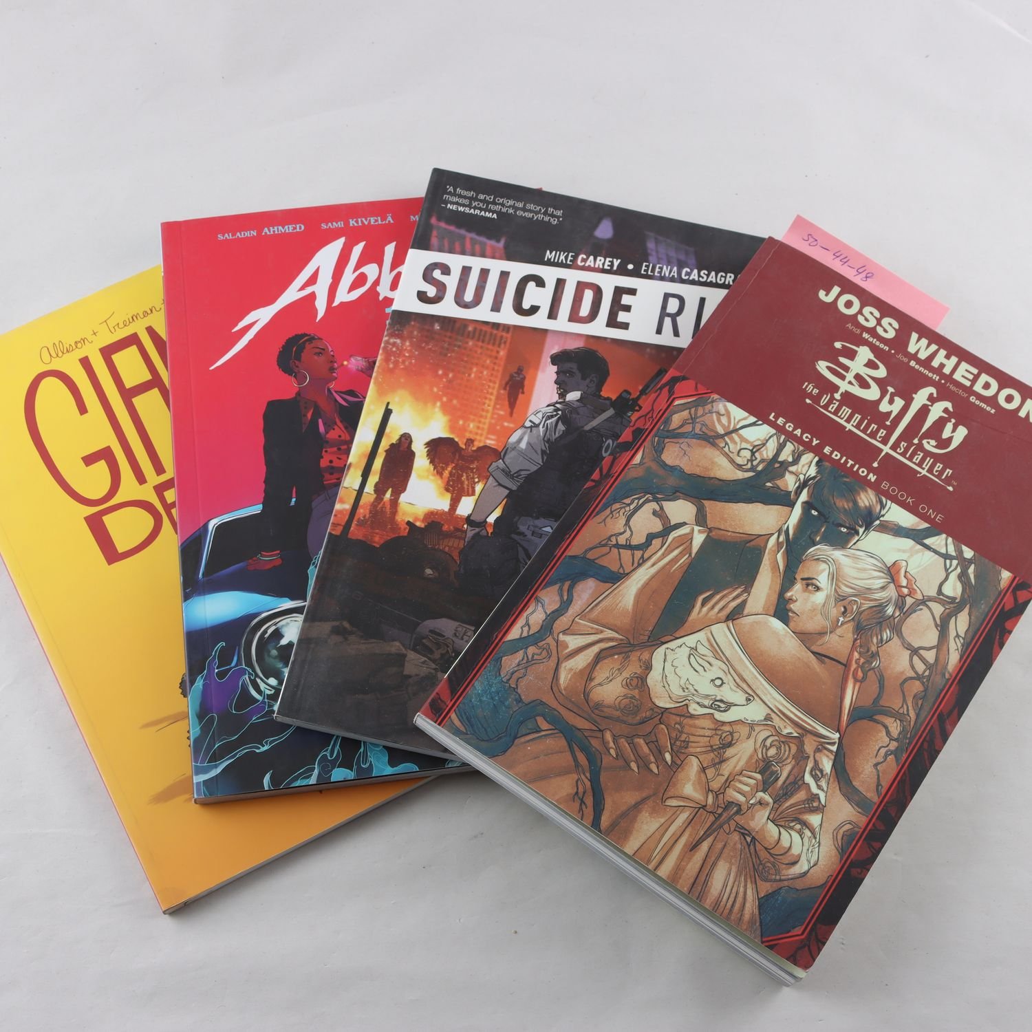 BOOM! Studios, paket med 4 volymer, Buffy The Vampire Slayer m.m.