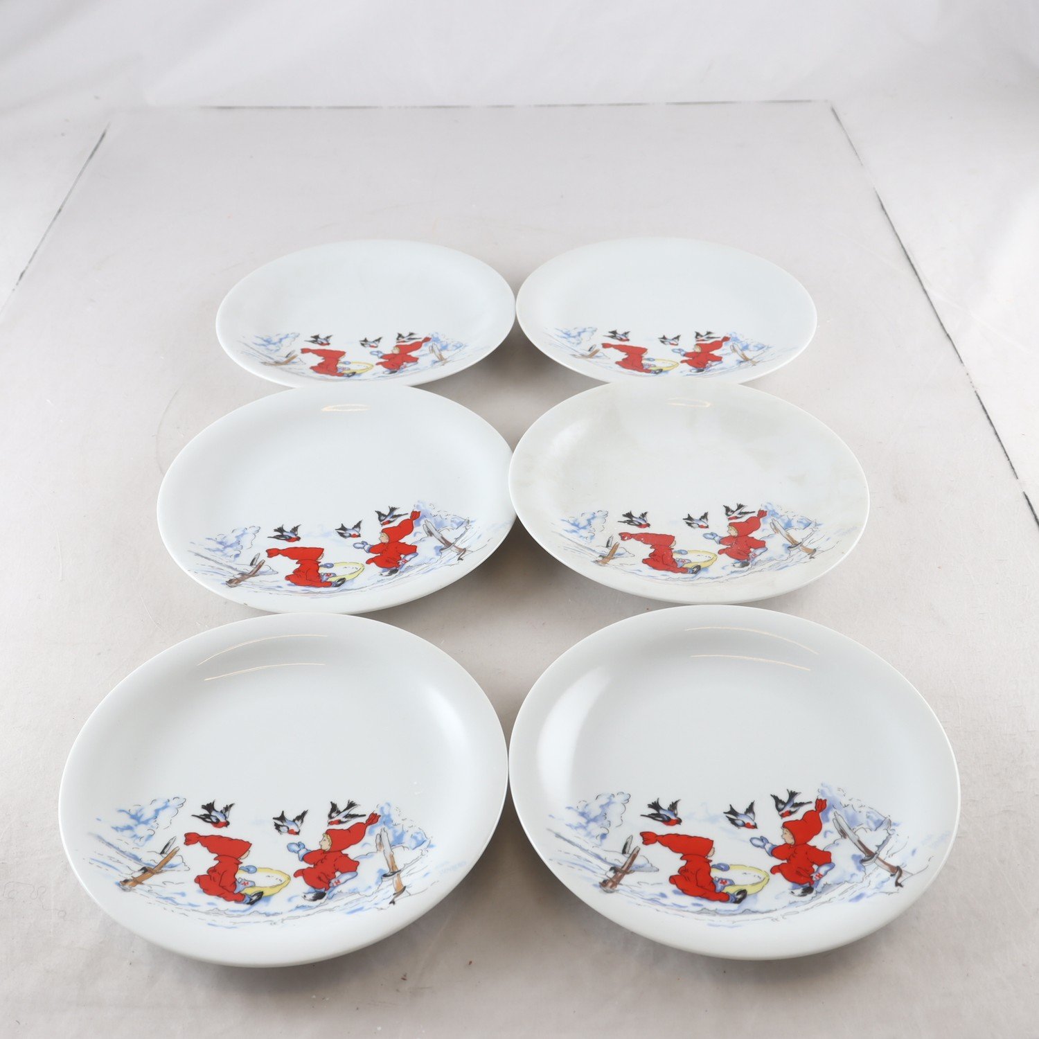 Tallrikar, ”Tomtejul”, Aina Stenberg, Rörstrand, 6 st. Samfraktas ej.
