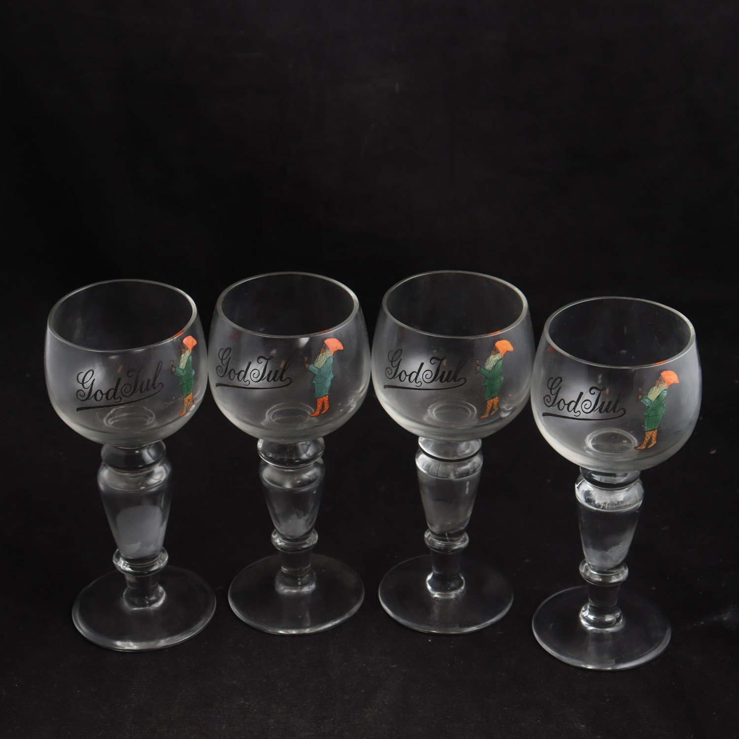 Mummaglas, pokalglas, handmålat, 1900-talets första hälft, 4 st. Samfraktas ej.