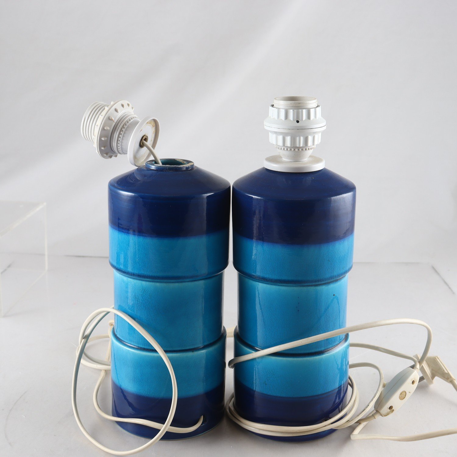 Bordslampor, Rörstrand, Inger persson, Porslin, 2 st. Samfraktas ej.