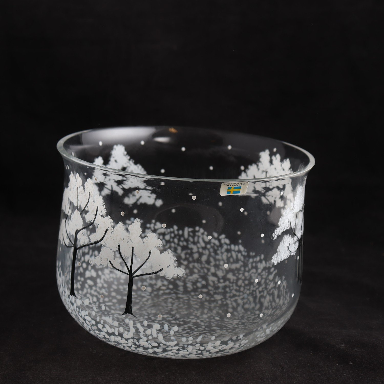 Skål, handmålad, Cattis Åselius, Lindshammar glasbruk, signerad. Samfraktas ej.