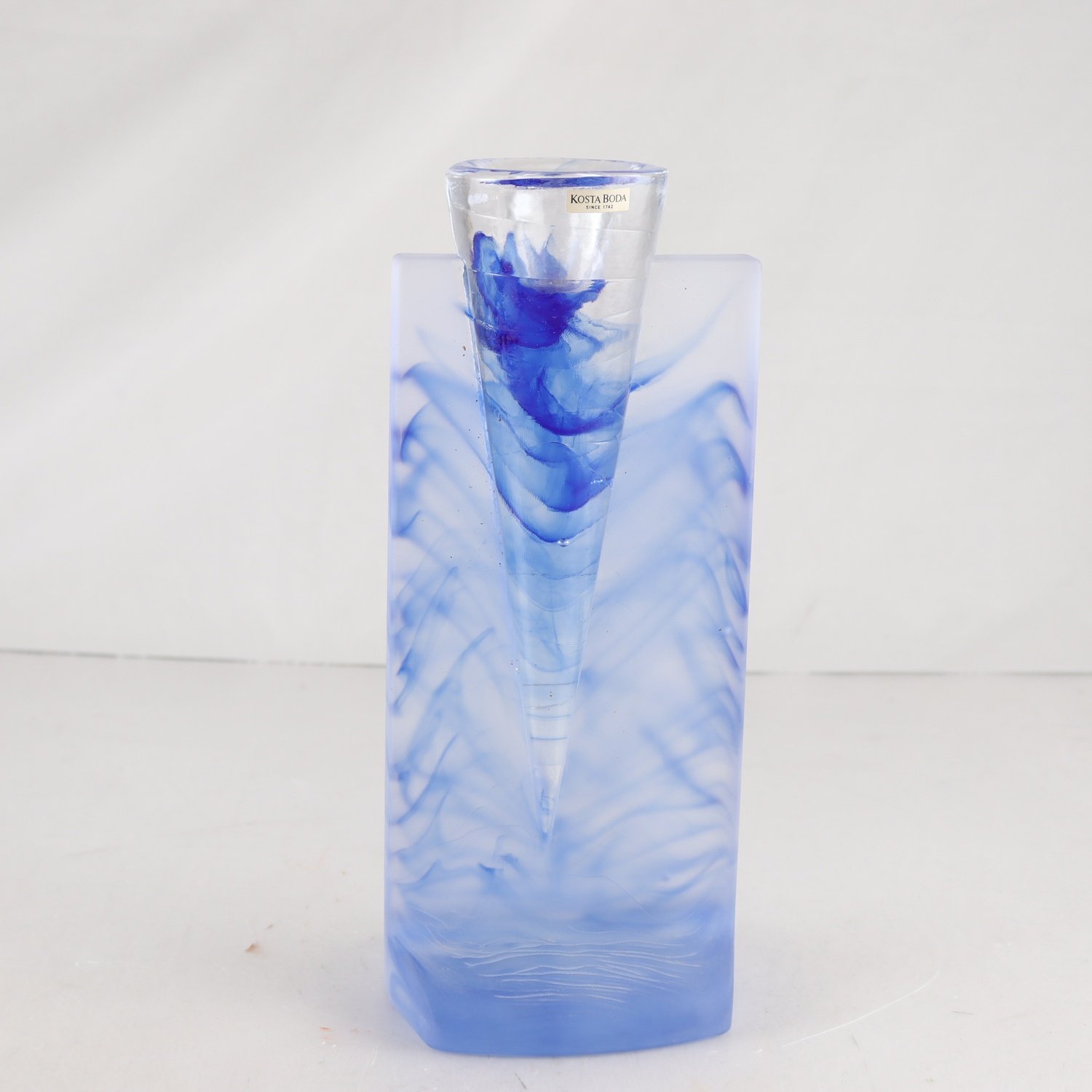 Ljusstake, Kosta Boda, ”Ice Age”, Kjell Engman, konstglas. Samfraktas ej.