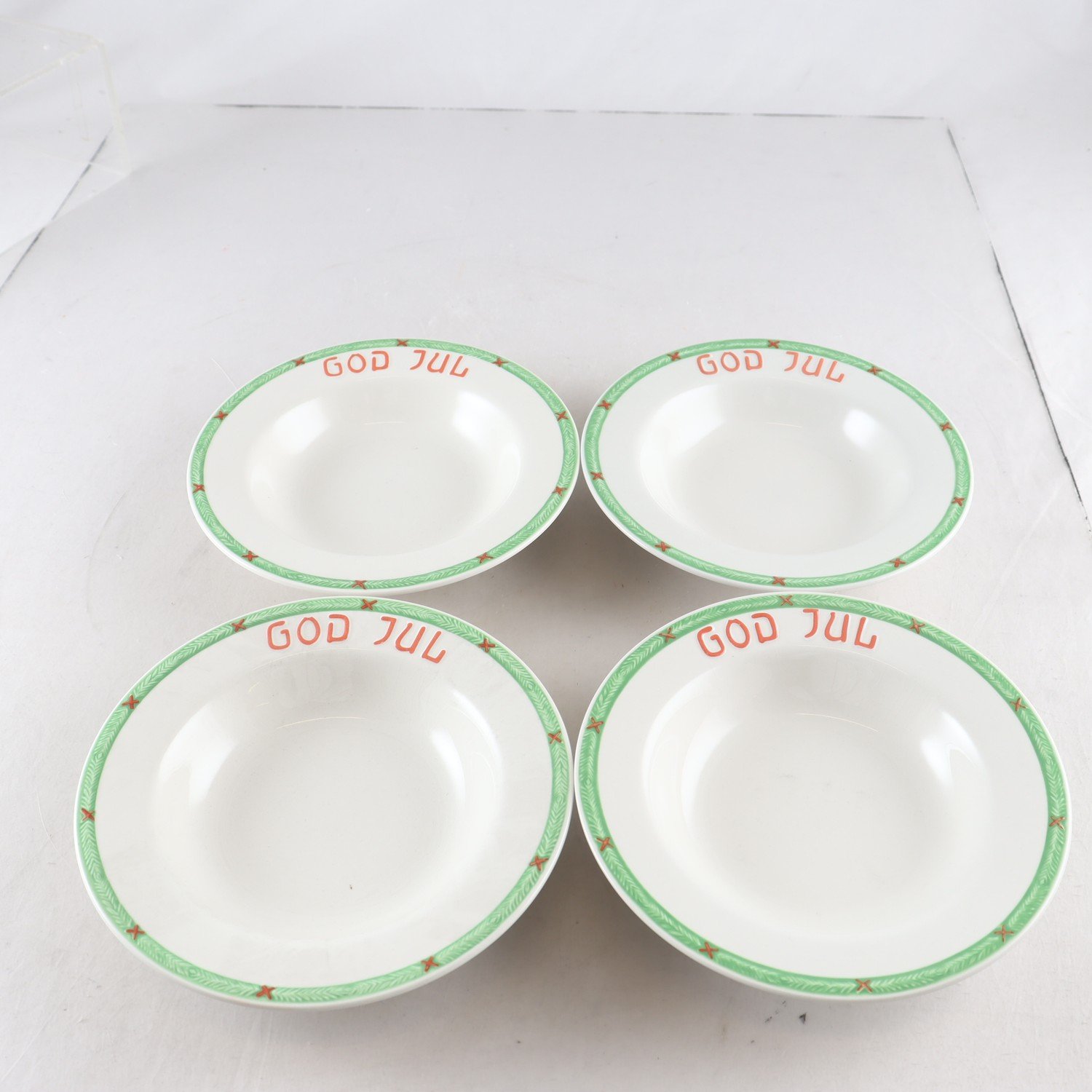 Tallrikar, djupa, porslin, ”God jul”, Gustavsberg, 4 st. Samfraktas ej.