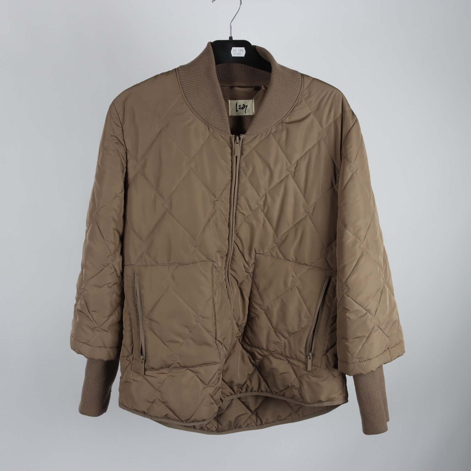 Jacka, I Say, stl. 40