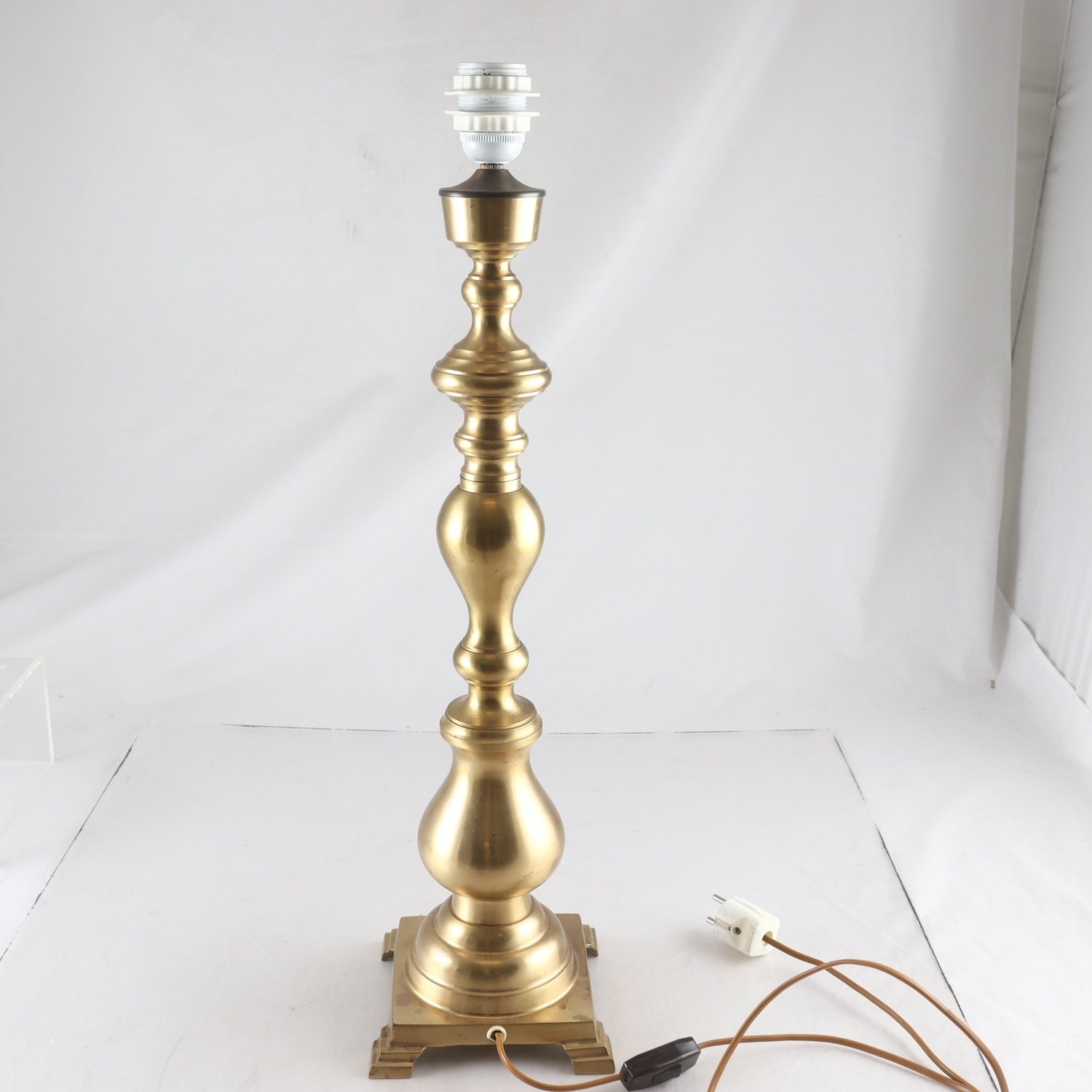 Lampa, Mässing. Endast avhämtning.