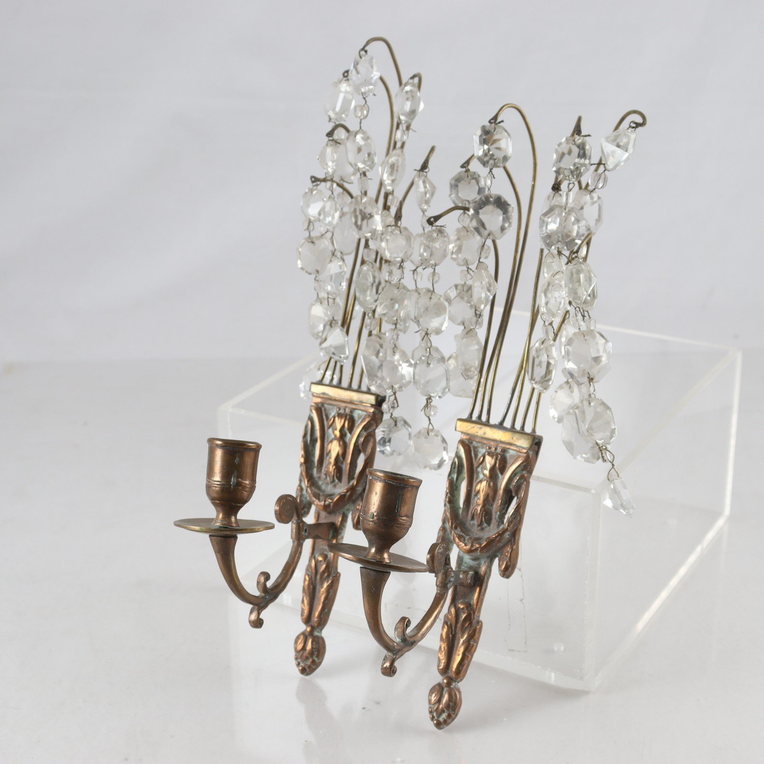 Paret vägglystrar, klassicistisk stil, 1900-tal. Samfraktas ej.