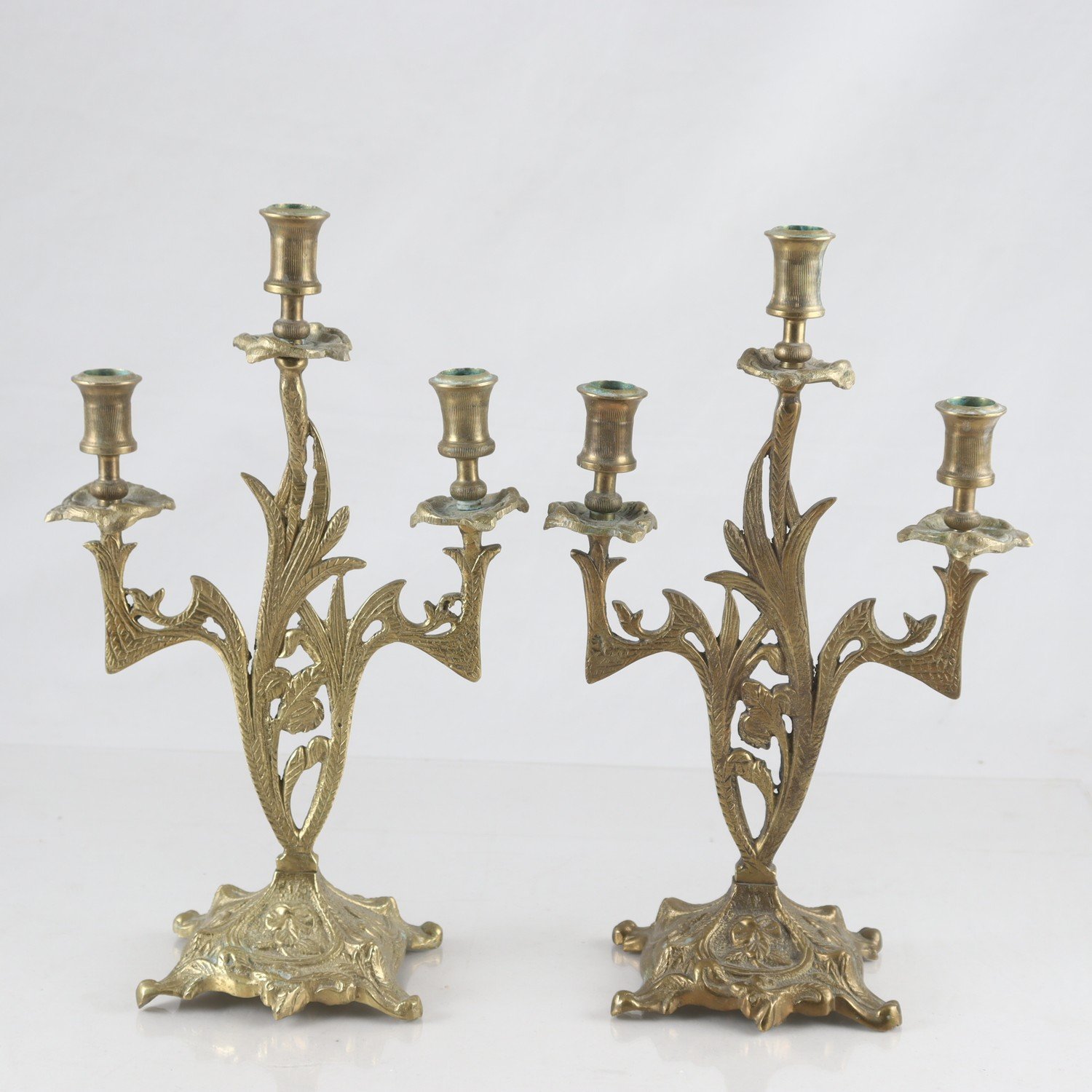 Paret kandelabrar, mässing, Art Nouveau stil, 1900-tal. Samfraktas ej.