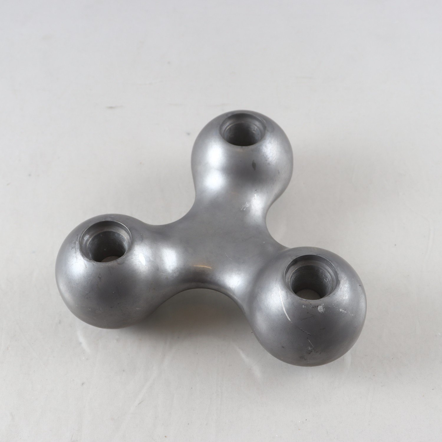 Ljusstake, metall, Arne Jacobsen, Georg Jensen. Samfraktas ej.