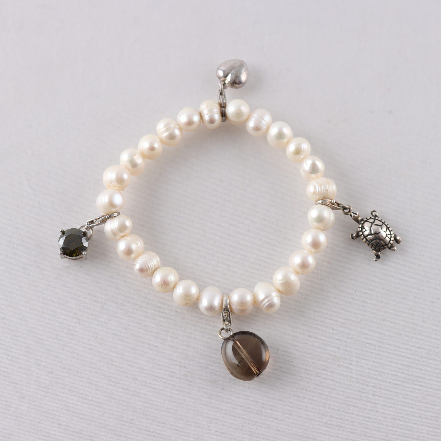 Armband, sötvattenspärlor, silver 925, berlocker