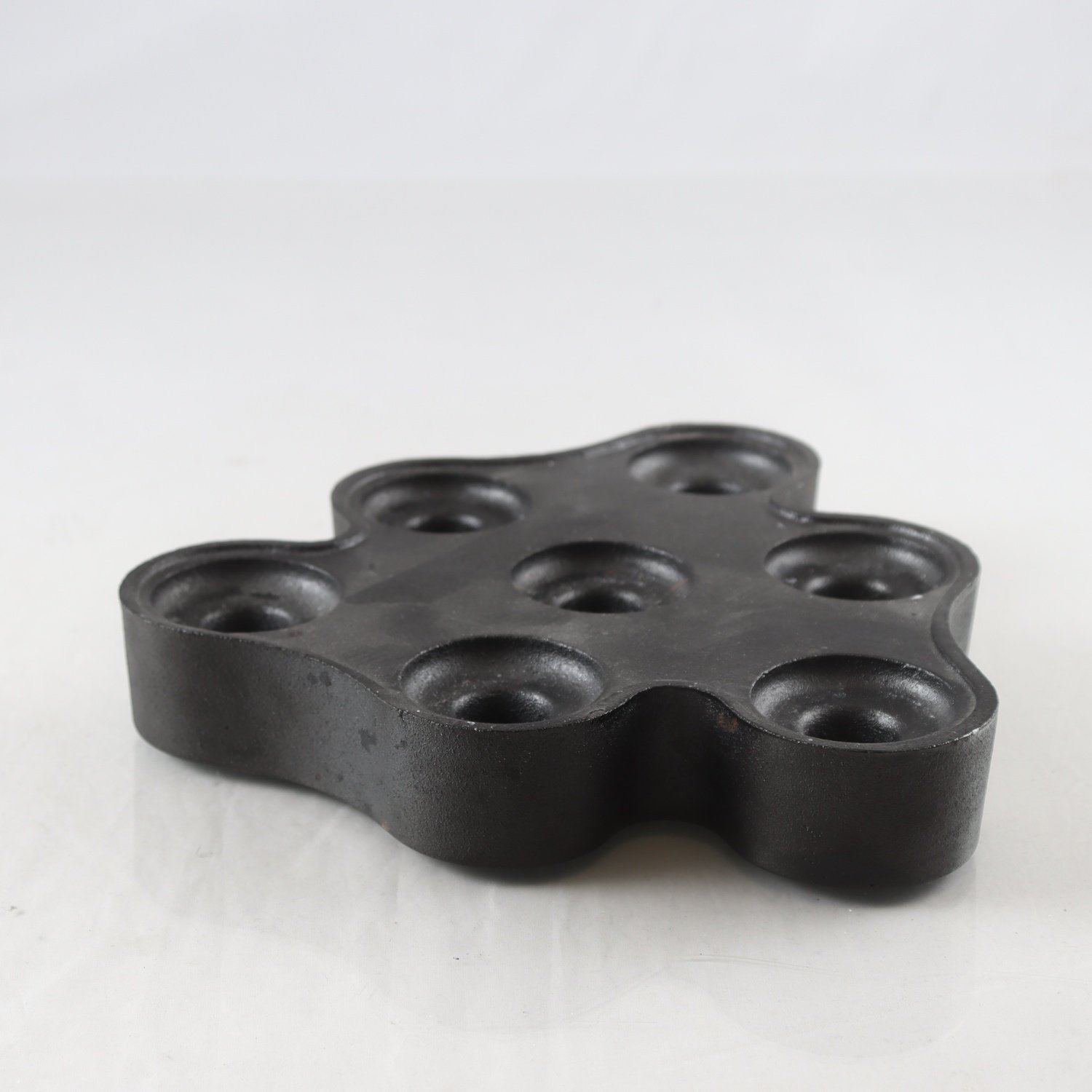 Stumpljusstaken, Gjutjärn, Design duo Form. Samfraktas ej.