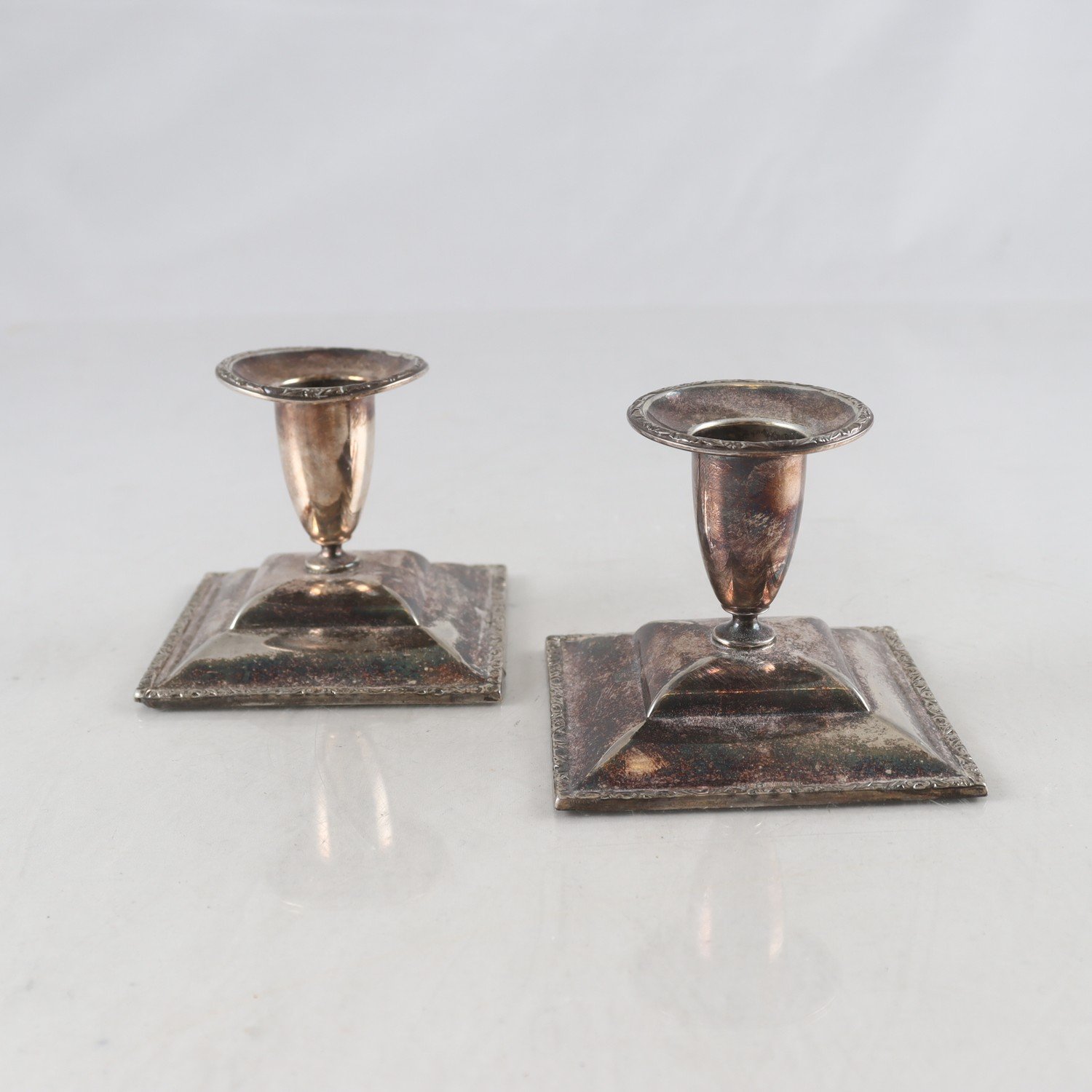 Paret ljusstakar, silver.