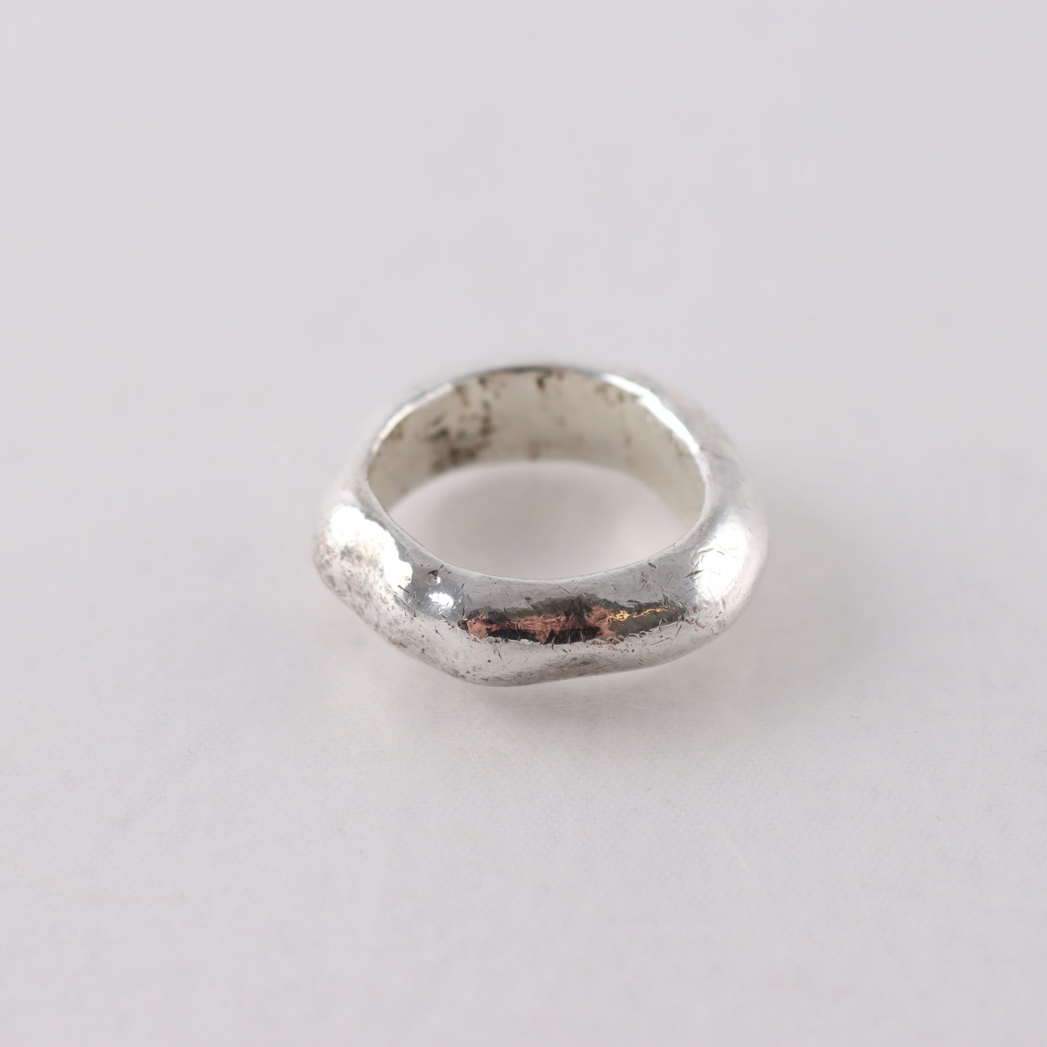 Ring, silver, organisk, vikt: 13.7 g