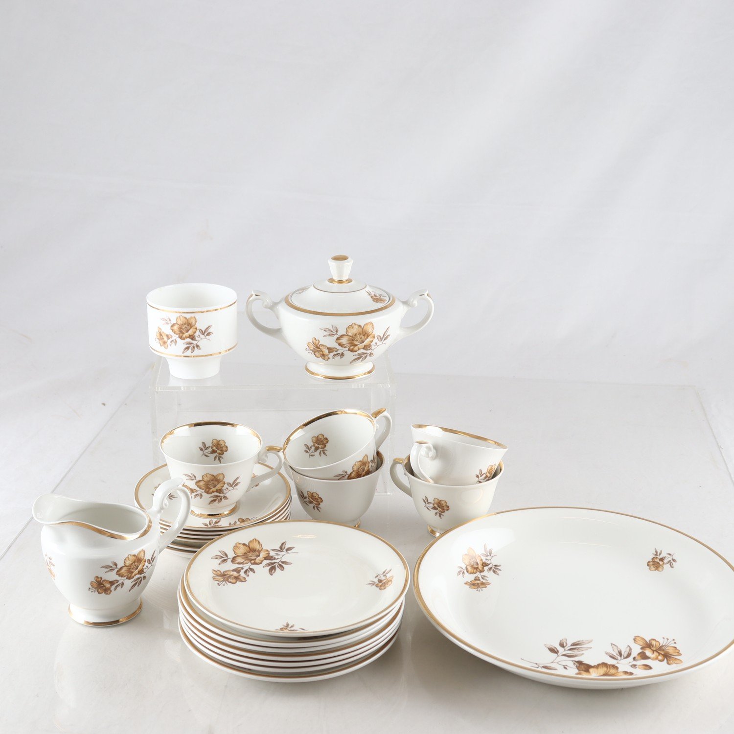 Servisdelar, Arabia ”Myrna”. Endast avhämtning.