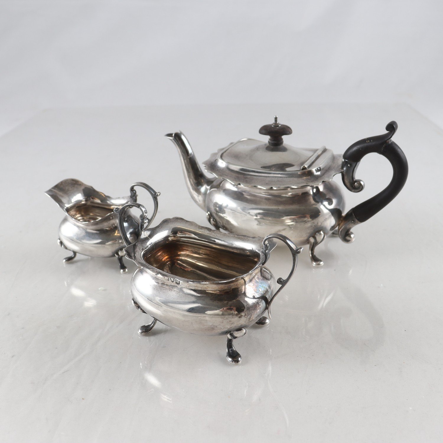 Tekanna, gräddkanna, sockerskål, silver, Goldsmiths & Silversmiths Co, 3 del