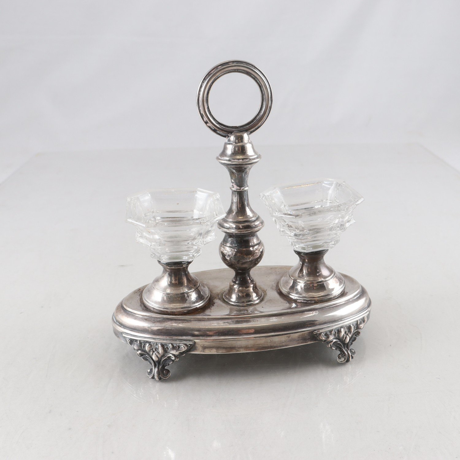 Borduppsats, ”Menage”, nysilver och glas.