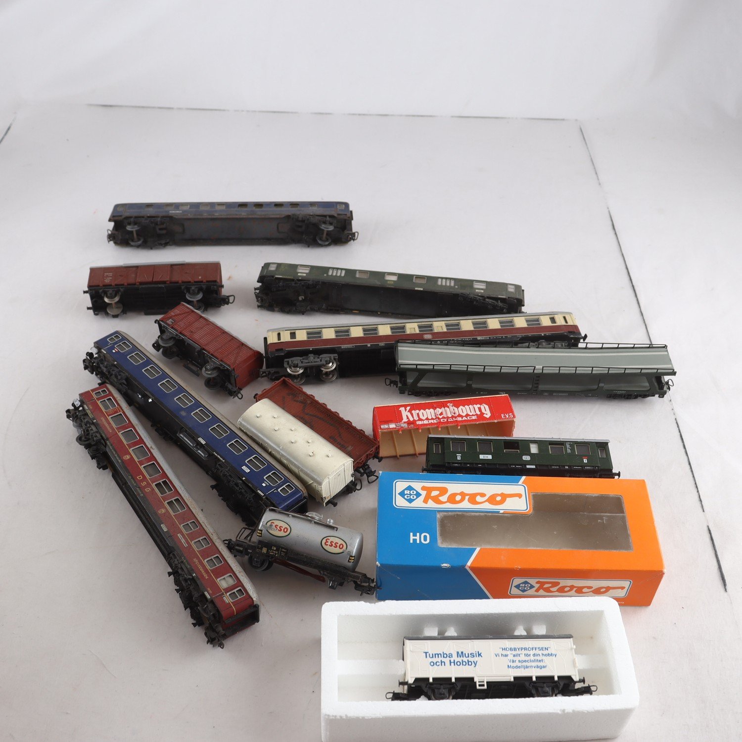 Tågvagnar, Märklin mfl. Samfraktas ej.