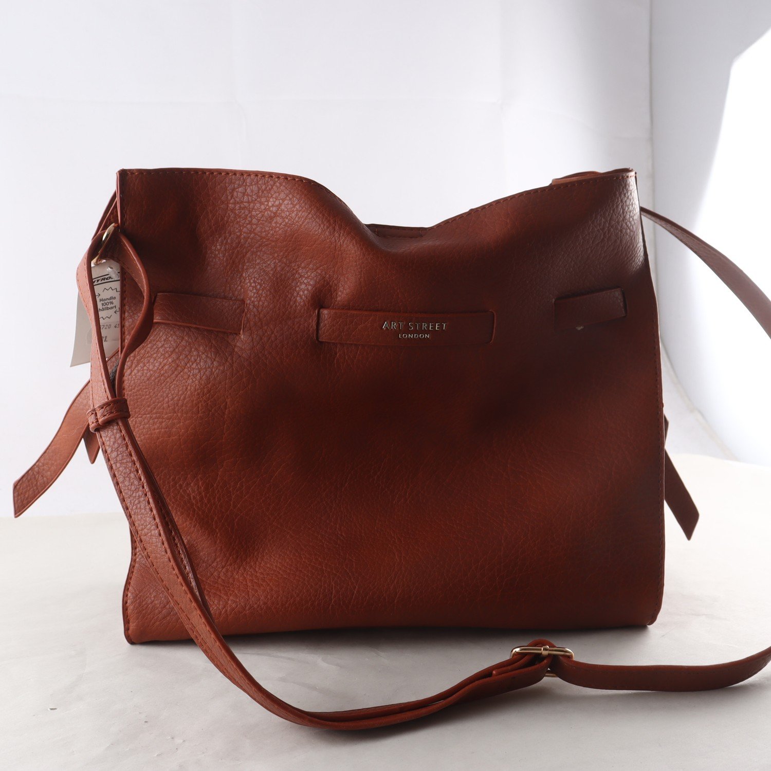 Axelremsväska, Art Street London, brun